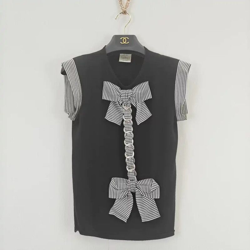 Chanel Chanel Black and Gray Silk Blend Sweater 0089 Size M / US 6-8 / IT 42-44 - 1 Thumbnail