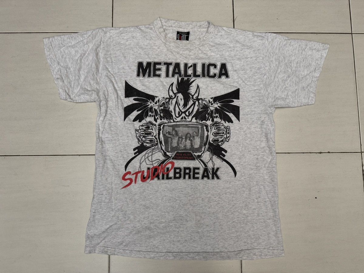 Band Tees Vtg Metallica Studio Jail Break shirt Size US XL / EU 56 / 4 - 1 Thumbnail
