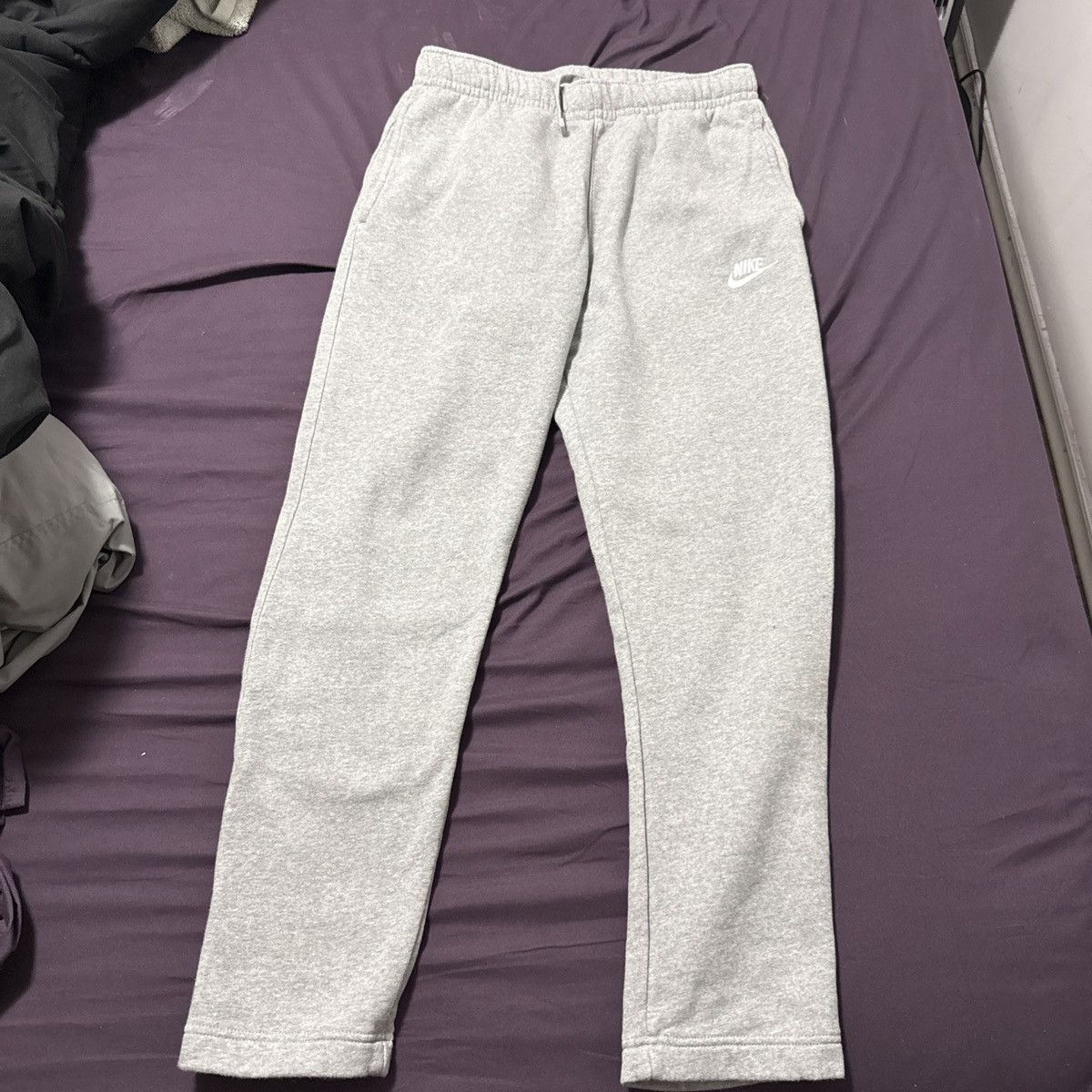 Nike Grey Nike sweatpants SMALL (MENS) Size US 30 / EU 46 - 1 Thumbnail