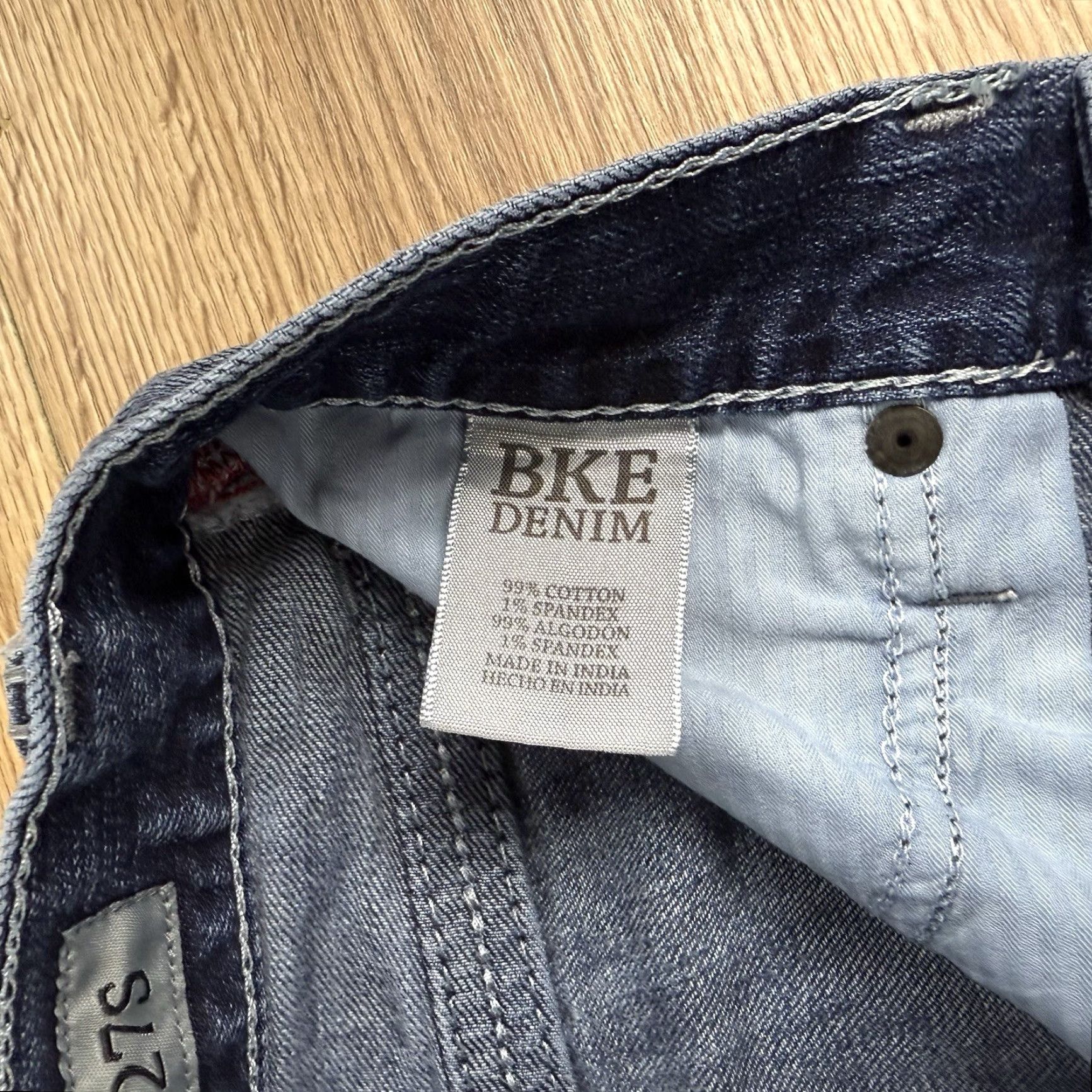 Vintage BKE Womens Jeans Aiden Boot Cut Blue Denim Distressed Low Rise 27S Short Size 27" / US 4 / IT 40 - 3 Thumbnail