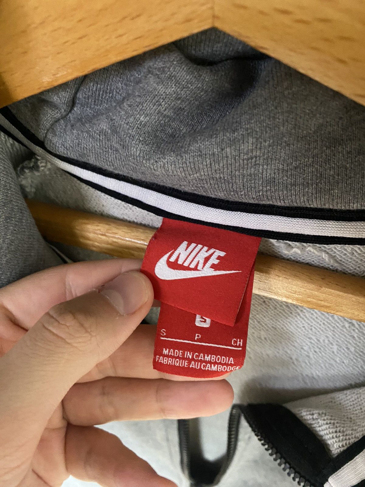 Nike Nike Grey Logo Swoosh Hoodie Size S Size US S / EU 44-46 / 1 - 3 Thumbnail