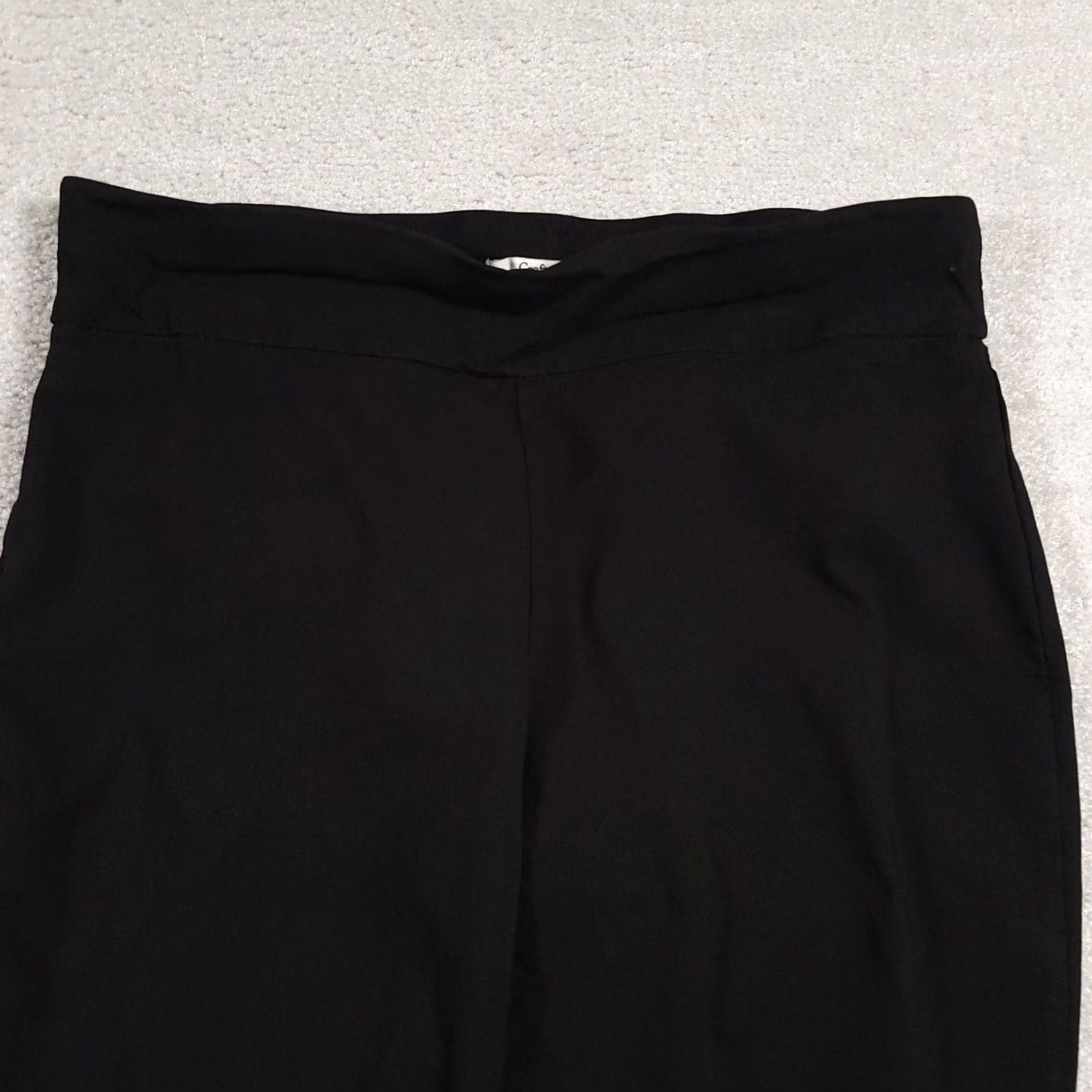 Croft & Barrow Croft & Barrow Capri Pants Women's 8 Black Stretch Pull On Elastic Waist Crop Capris Size 30" / US 8 / IT 44 - 3 Thumbnail
