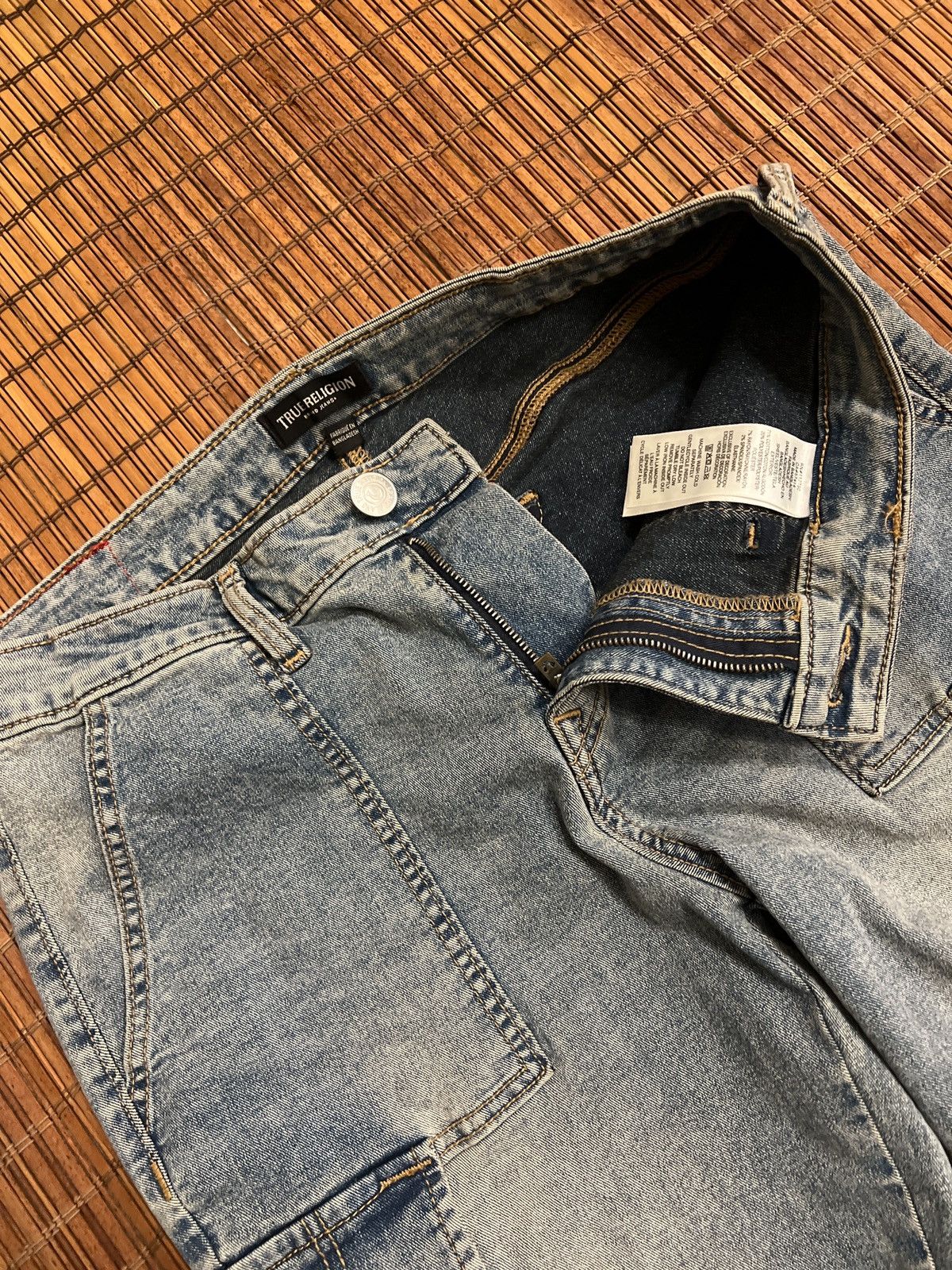 True Religion True Religion light blue denim cargo bootcut jean NWOT Size 30" / US 8 / IT 44 - 10 Thumbnail
