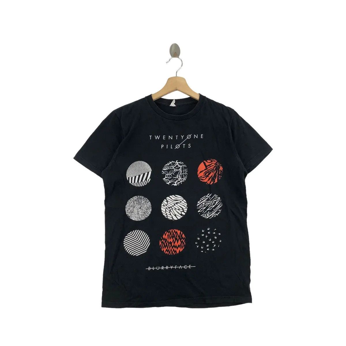Vintage 2015 TWENTY ONE PILOTS Blurryface Album Alternative Tee Size M / US 6-8 / IT 42-44 - 1 Thumbnail