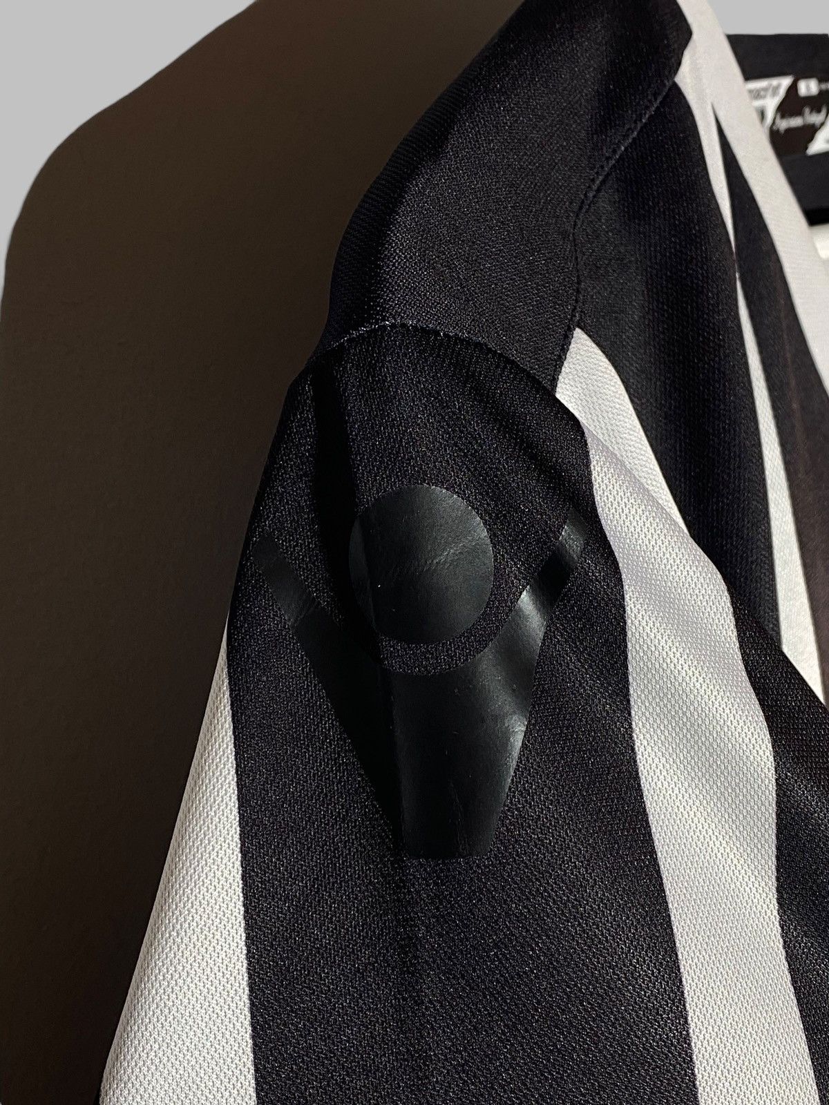Other Macron Vitoria Guimarães 2016/17 Special Edition Jersey Size US XL / EU 56 / 4 - 11 Thumbnail