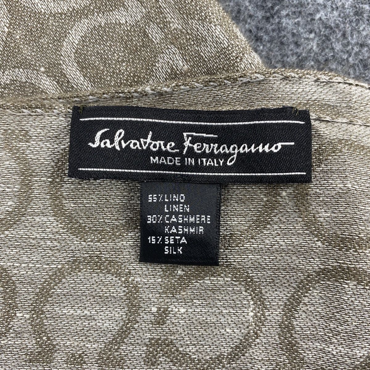 Salvatore Ferragamo × Vintage Salvatore Ferragamo Scarf # Muffler # Neckwear # D569 Size ONE SIZE - 2 Thumbnail