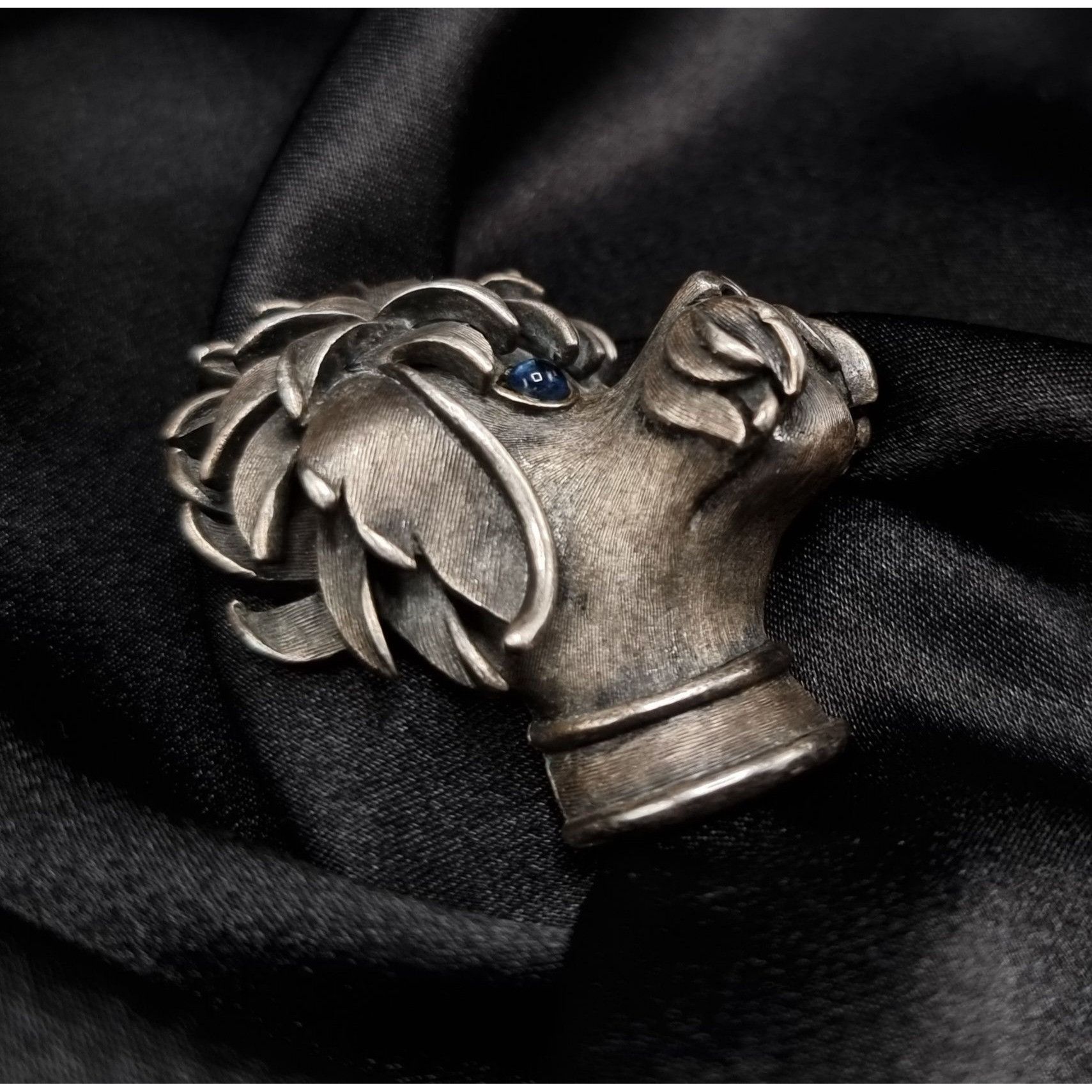 Vintage Rare Find Vintage TRIFARI 1960's Dog Head Brooch With Blue R Size ONE SIZE - 2 Thumbnail