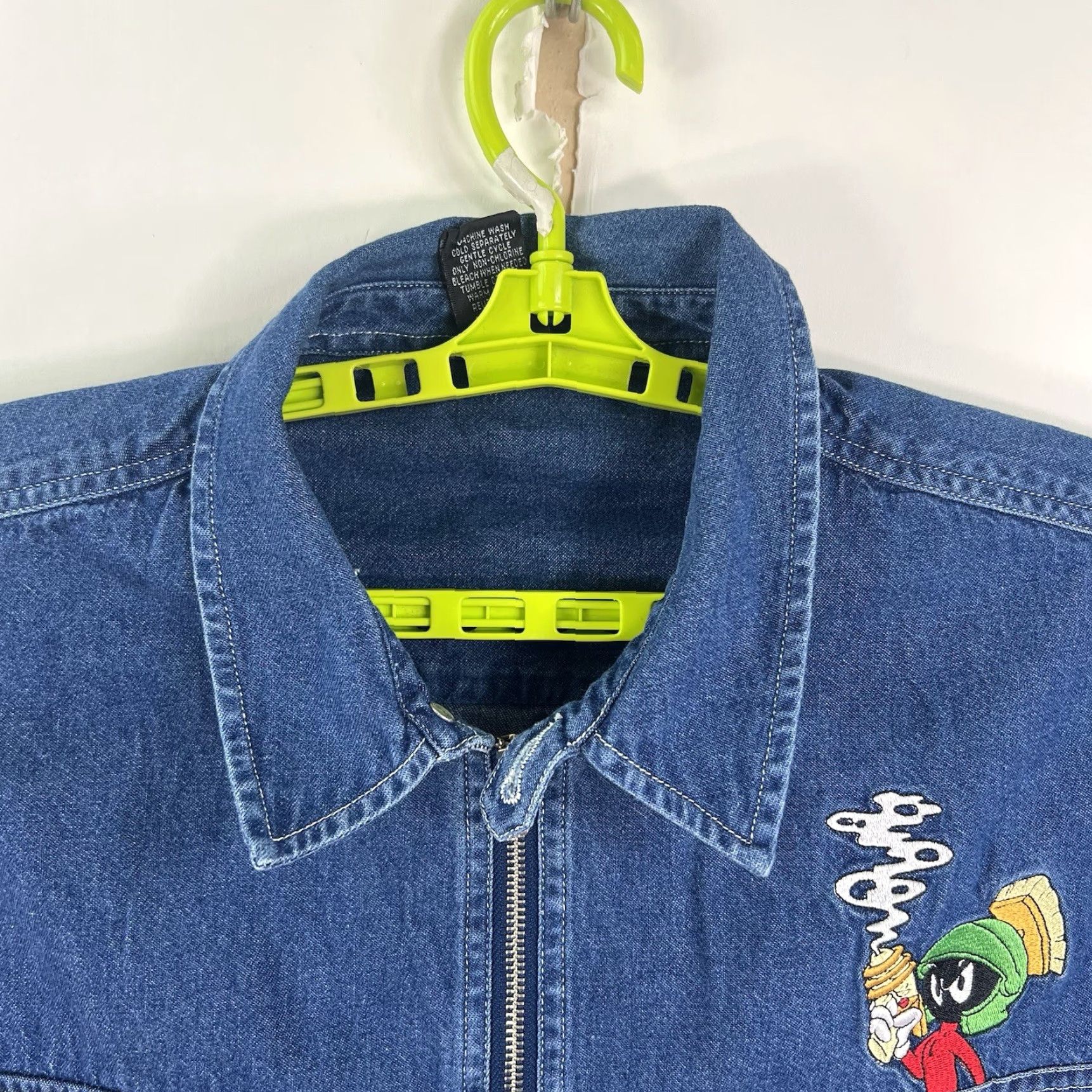 Vintage VINTAGE Werner Bros. Marvin Martian Denim Shacket Mens XL Blue 90s Graphic Print Button-Up Size US XL / EU 56 / 4 - 4 Thumbnail