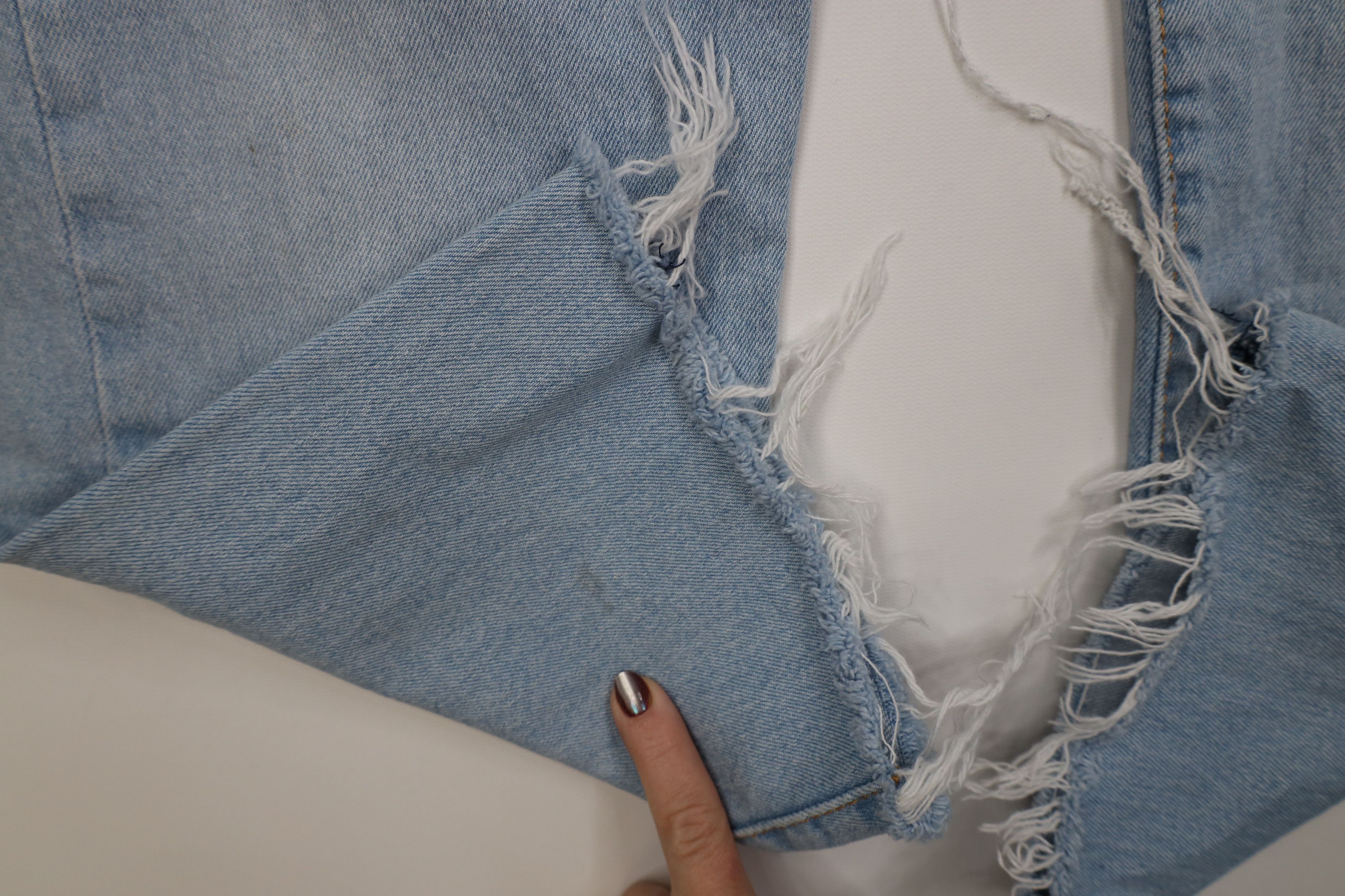 Levi's Vintage Y2K Levis 501xx Custom Cut Off Original Fit Jeans Size US 32 / EU 48 - 6 Thumbnail