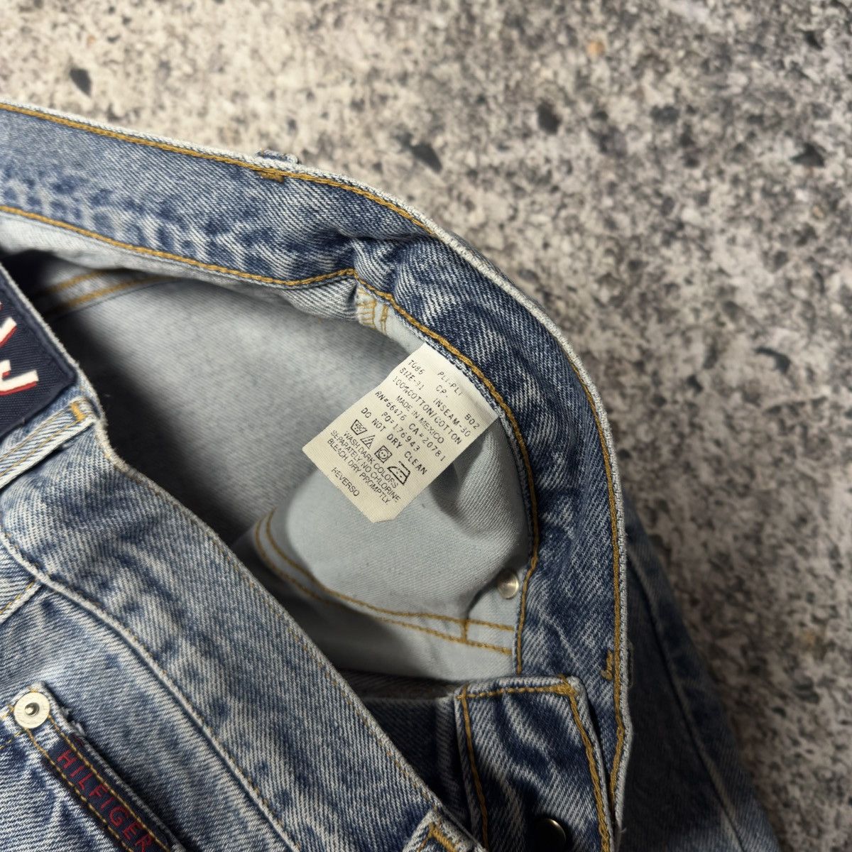Vintage Vintage Tommy Jeans Faded Light Wash Denim Skater ERD Grunge Size US 31 - 8 Thumbnail