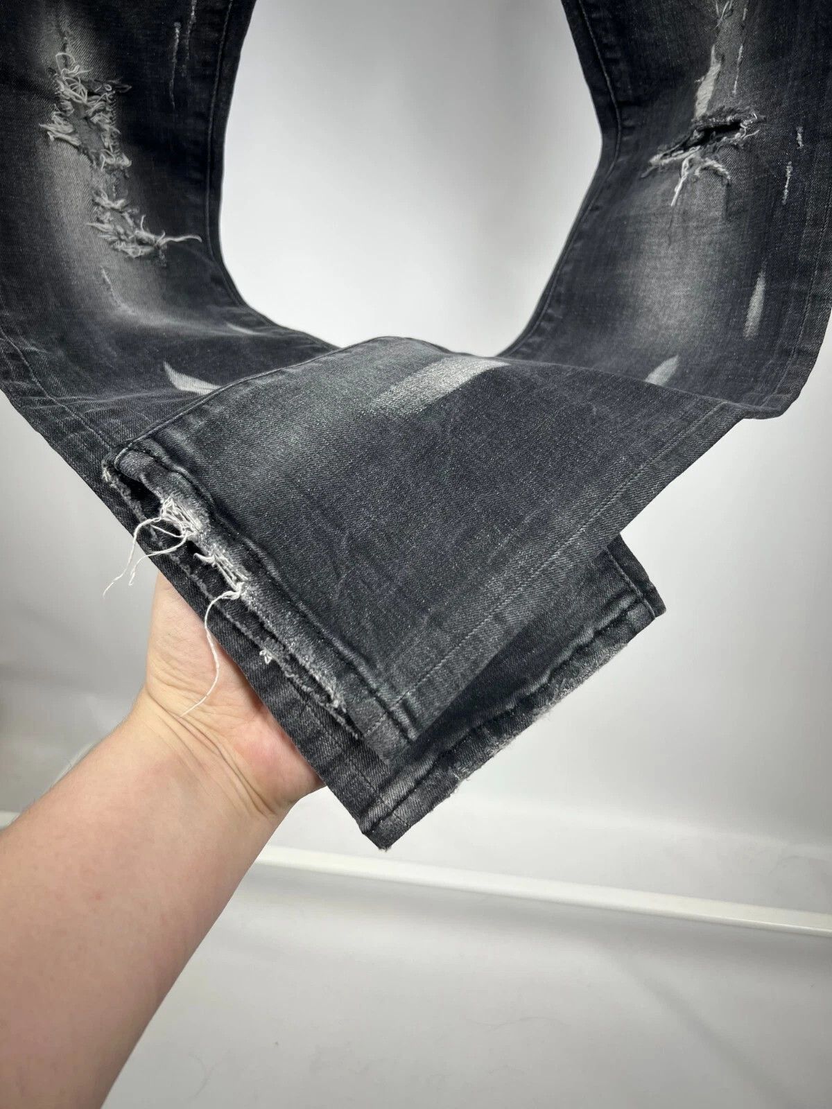 Dsquared2 DSQUARED2 Men's Dark Grey Distressed Slim Fit Italian Jeans Size US 32 / EU 48 - 10 Thumbnail