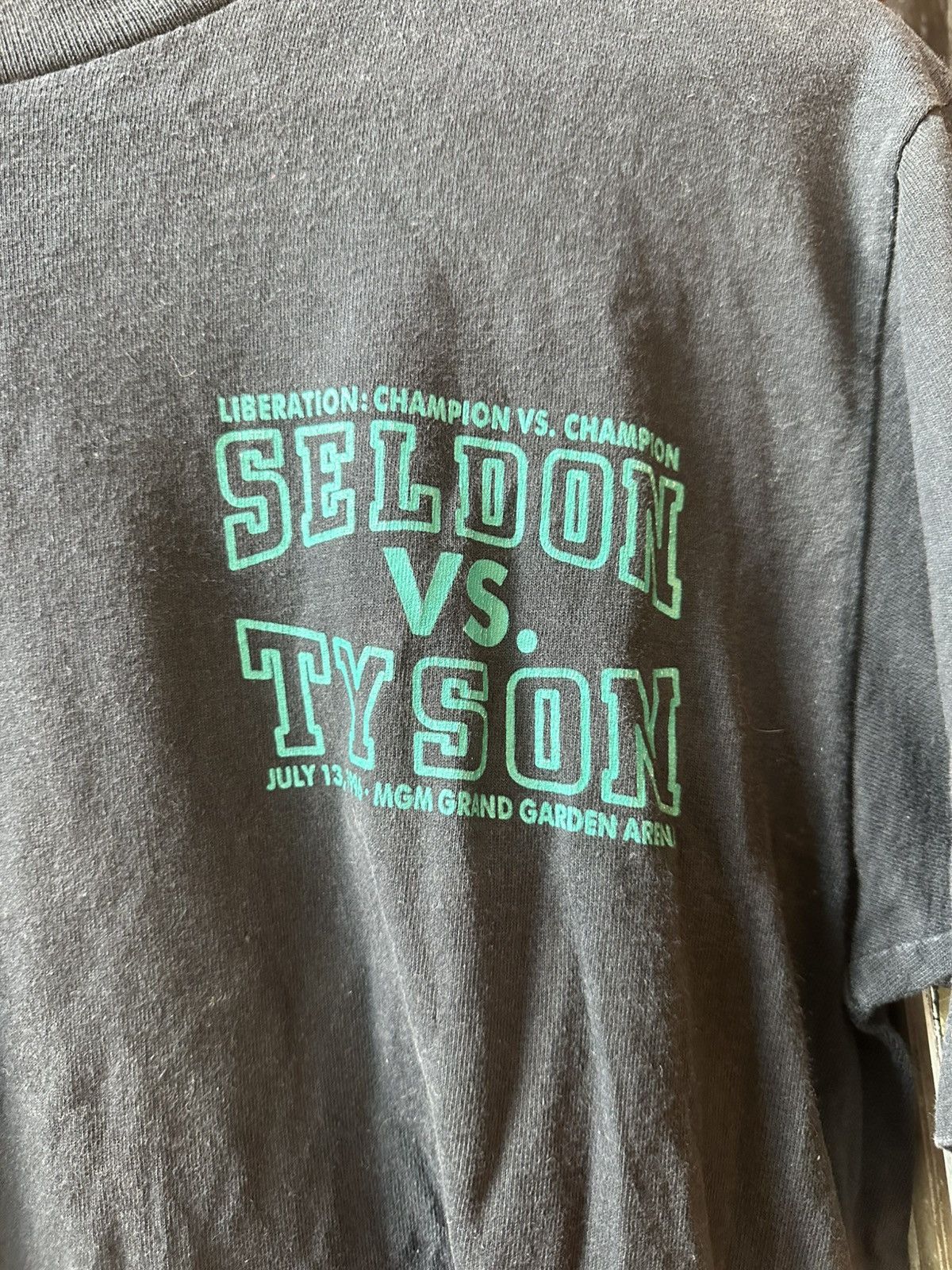Vintage VTG Mike Tyson Seldon Fight 1995 Medium T-Shirt Rap Tee Size US M / EU 48-50 / 2 - 3 Thumbnail