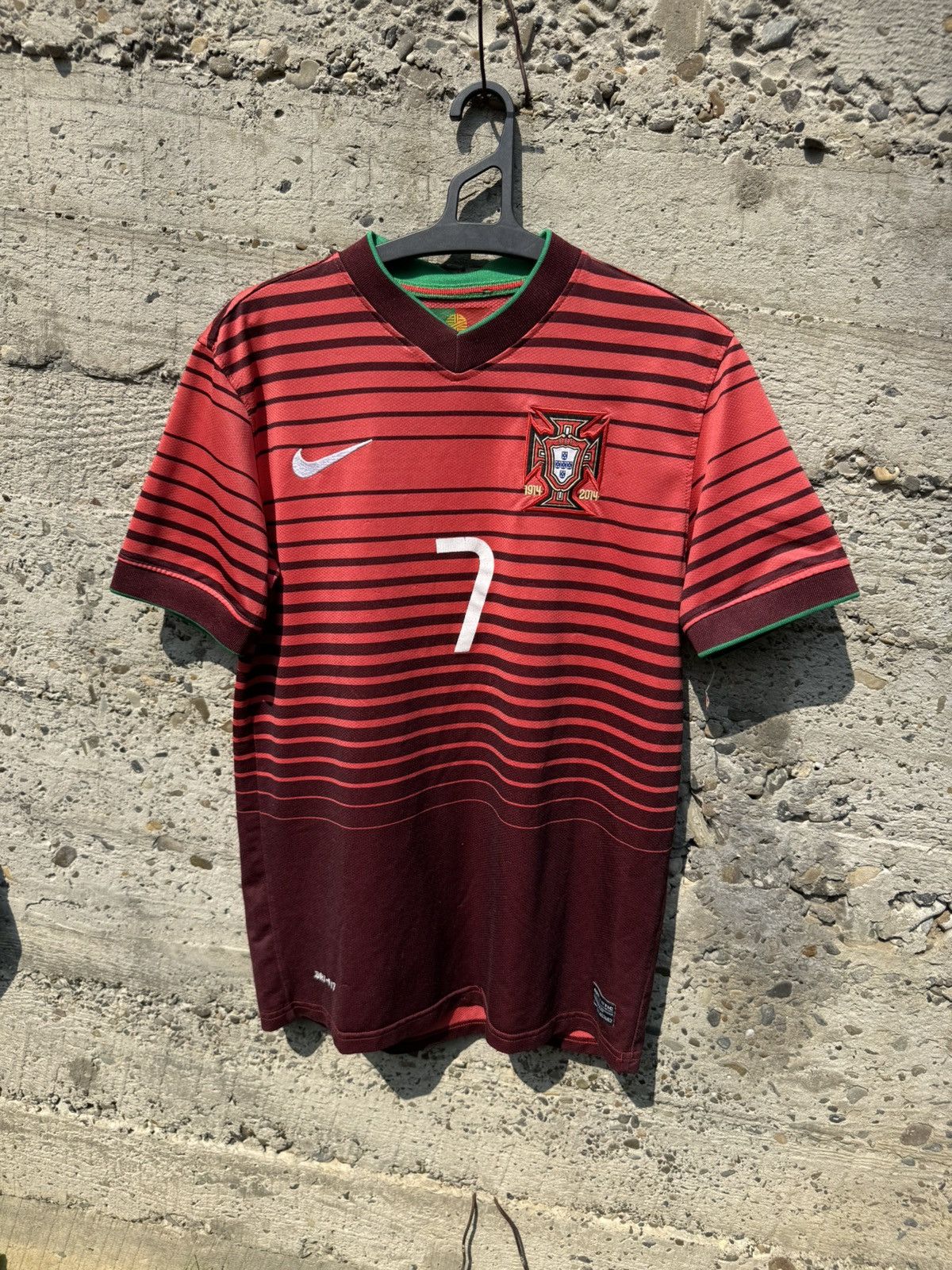 Nike Vintage Nike Portugal #7 Ronaldo 2014 Home Jersey Size US S / EU 44-46 / 1 - 1 Thumbnail