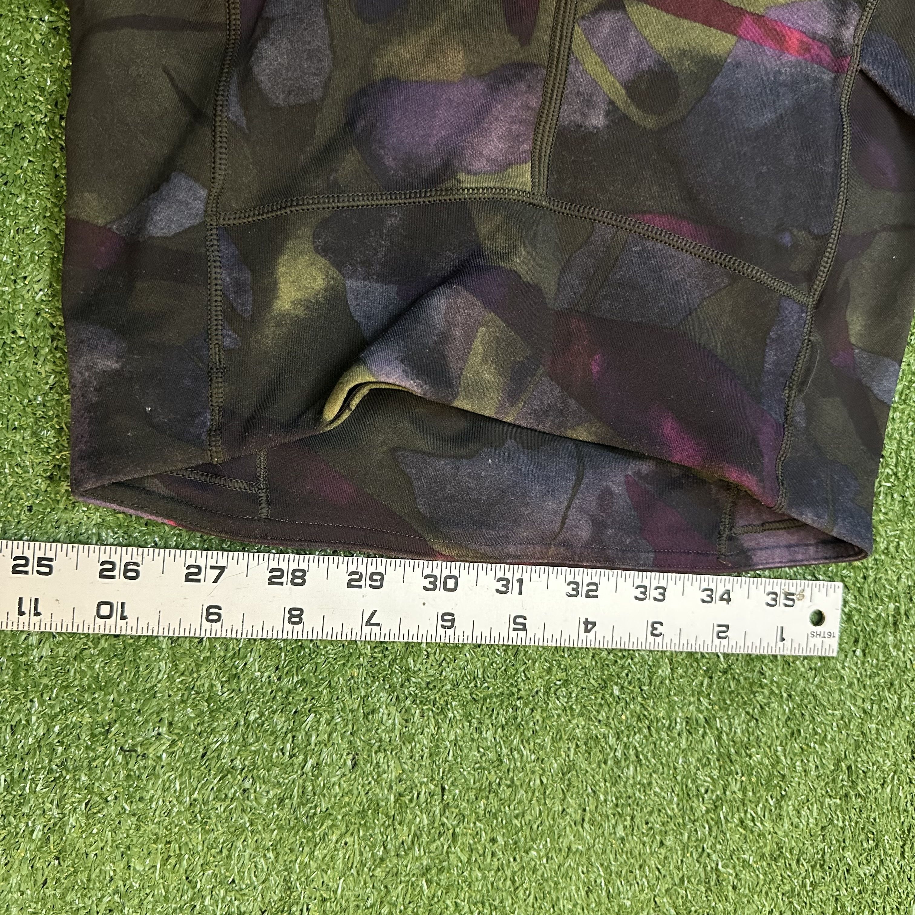 Lululemon Women's Black/Camo LuluLemon Leggings Size 26" / US 2 / IT 38 - 3 Thumbnail