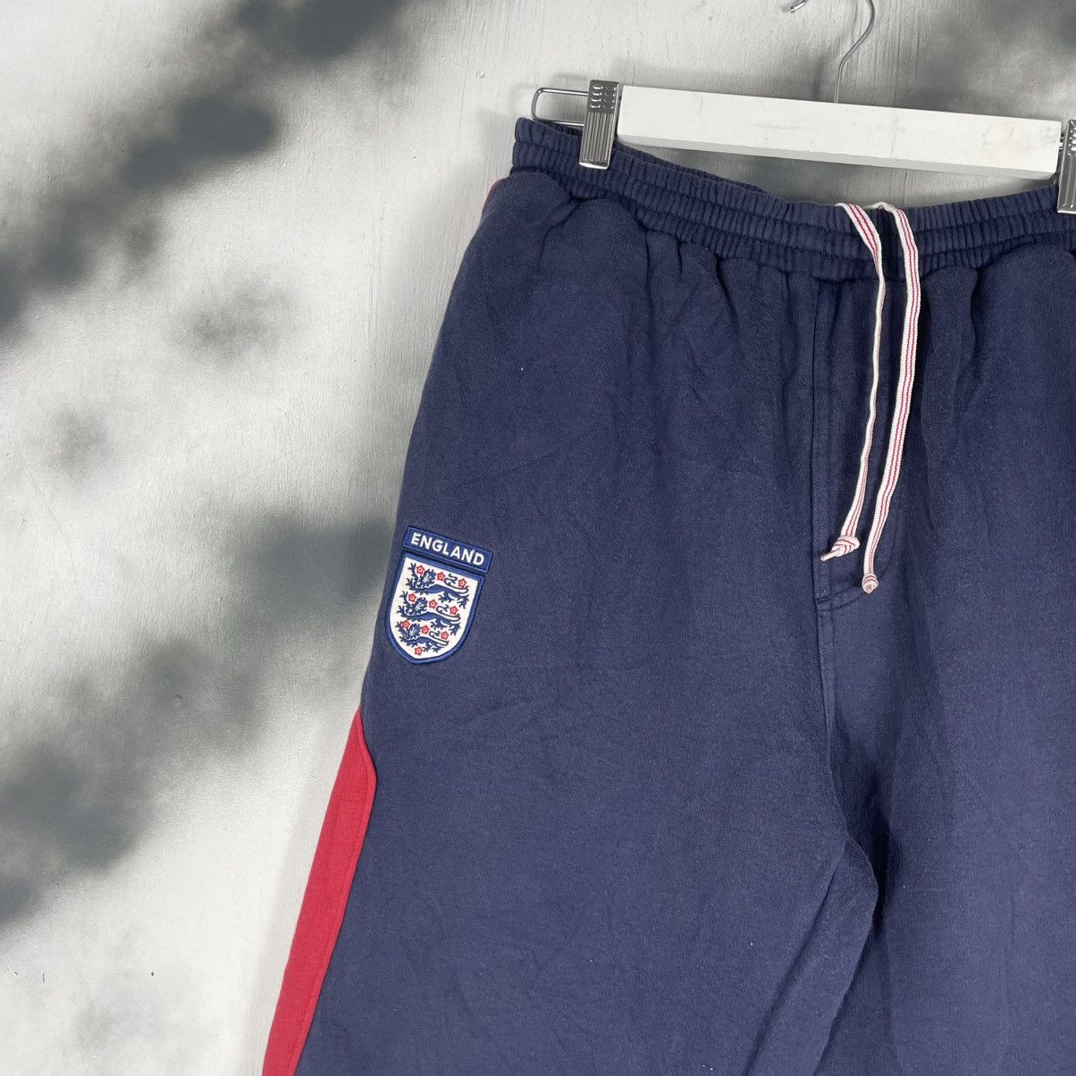 Umbro × Vintage VINTAGE UMBRO ENGLAND THREE LIONS SWEATPANTS Size US 30 / EU 46 - 5 Thumbnail