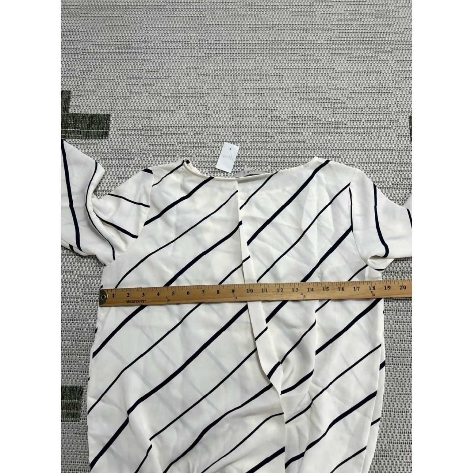 Loft Loft Blouse White Stripe Long Sleeve Round Neck Button Snapped Casual Womens XS-XXS Lightweight Preppy Modern 2XS Size XXS / US 00 / IT 34 - 4 Thumbnail
