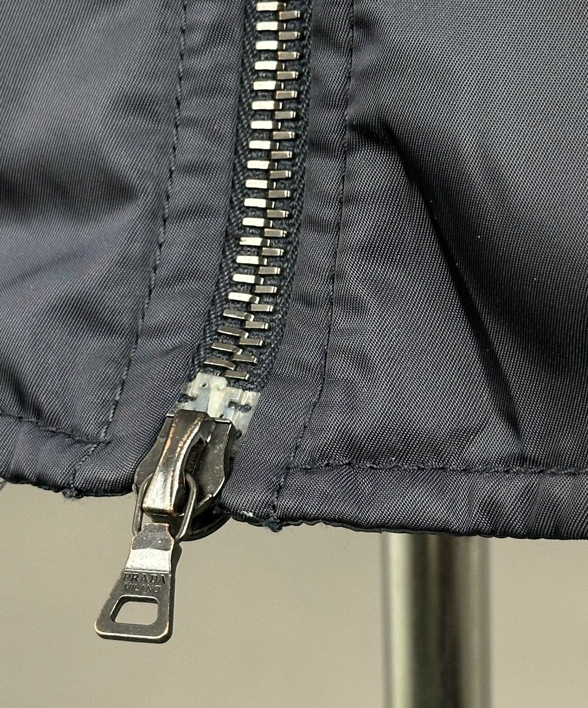 Prada Prada - Collared Nylon Technical Vest - Faux Sherling Collar Size M / US 6-8 / IT 42-44 - 11 Thumbnail