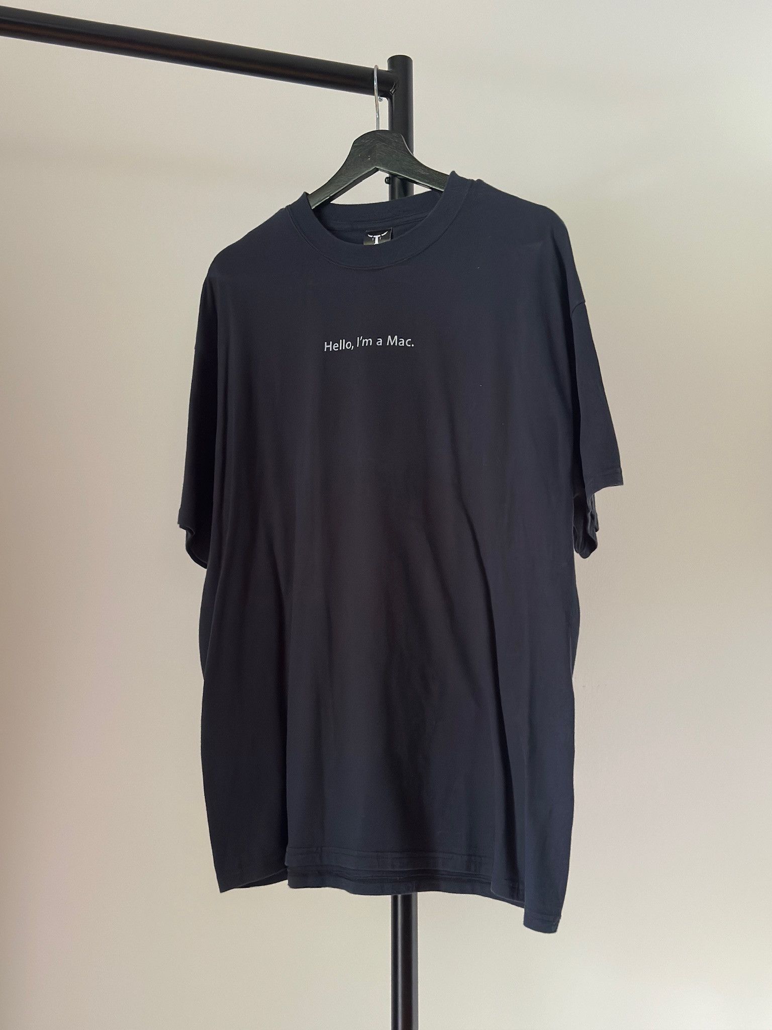 Apple × Microsoft × Vintage Vintage Y2K Apple 'Hello, I'm a Mac' T-Shirt Size US XL / EU 56 / 4 - 1 Thumbnail