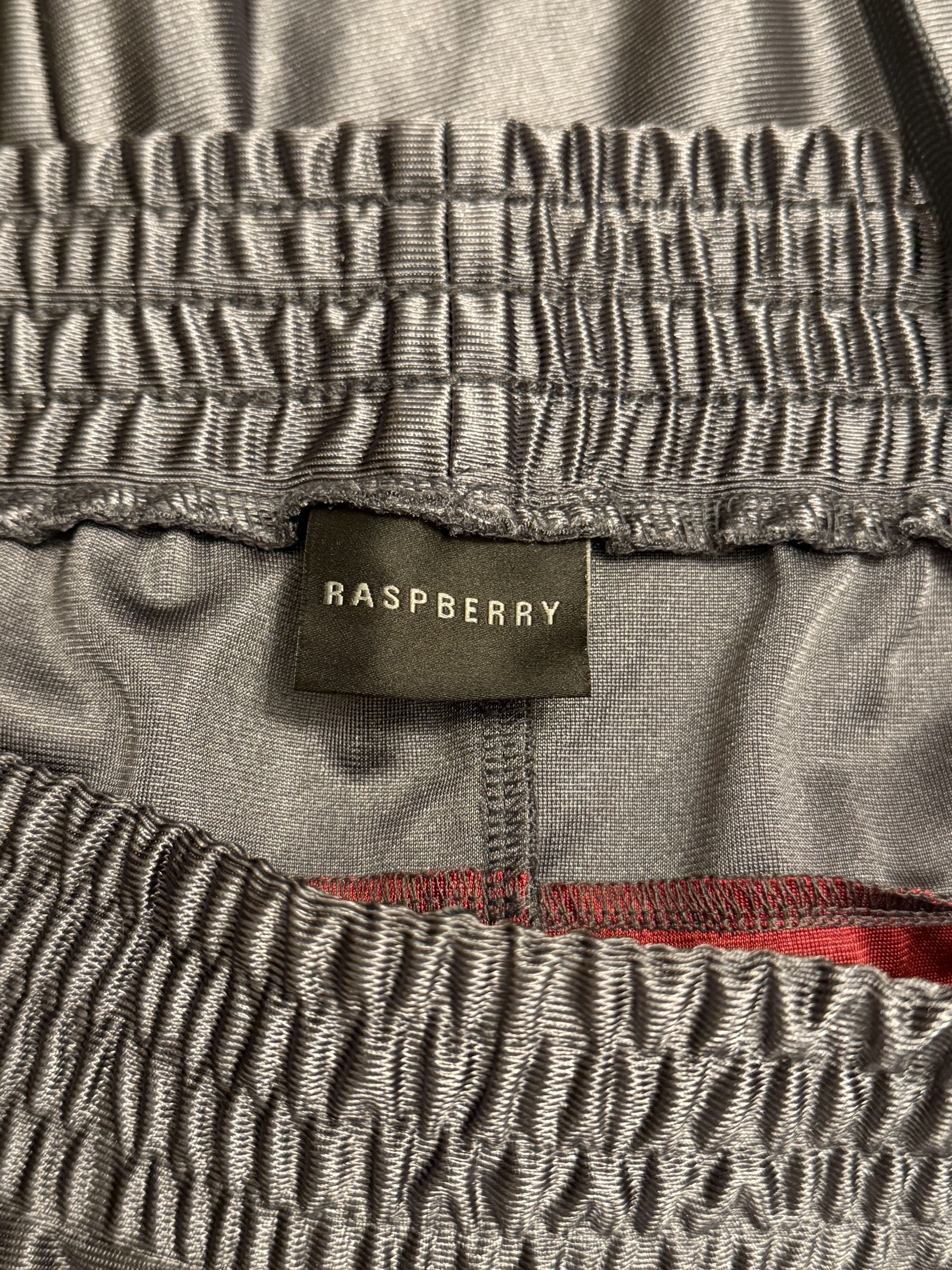 The GV Gallery GvGallery Raspberry Hills 'Tracy McGrady' Sweats Size US 34 / EU 50 - 2 Thumbnail