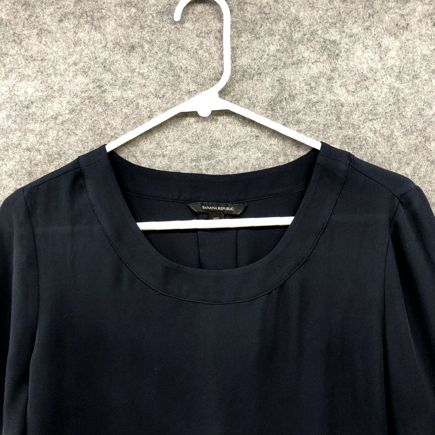 Banana Republic Banana Republic Blouse Womens XS Long Sleeve Pleat Back Crew Neck Chiffon Sheer Navy Blue Size XS / US 0-2 / IT 36-38 - 3 Thumbnail