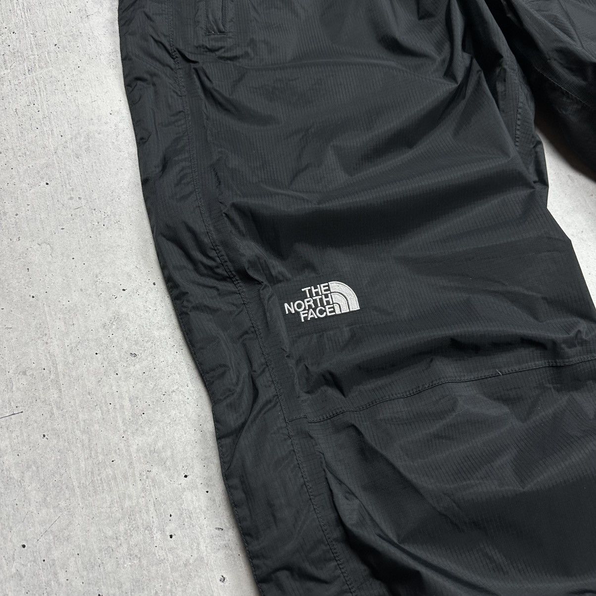 The North Face Vintage The North Face Hyvent Nylon Pants size XL Size US 36 / EU 52 - 4 Thumbnail