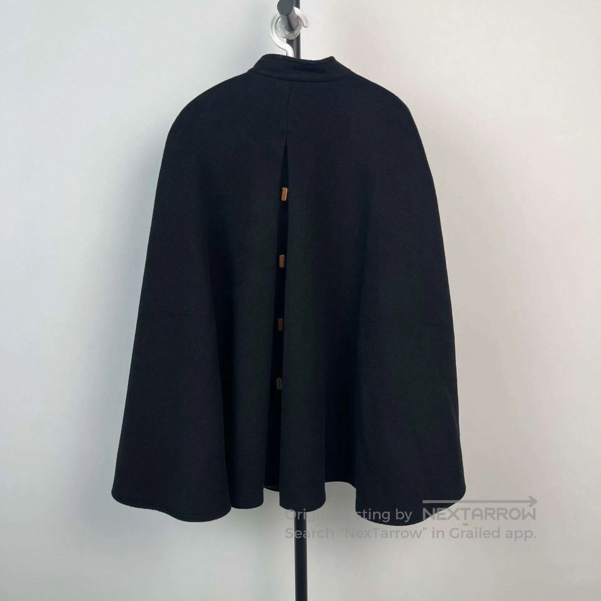 Louis Vuitton Louis Vuitton Wool Lined Monogram Cape. Size XS / US 0-2 / IT 36-38 - 2 Thumbnail