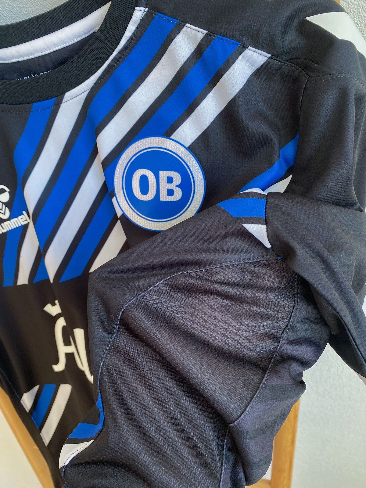 Hummel Hummel Odense Boldklub Jersey Size US S / EU 44-46 / 1 - 13 Thumbnail