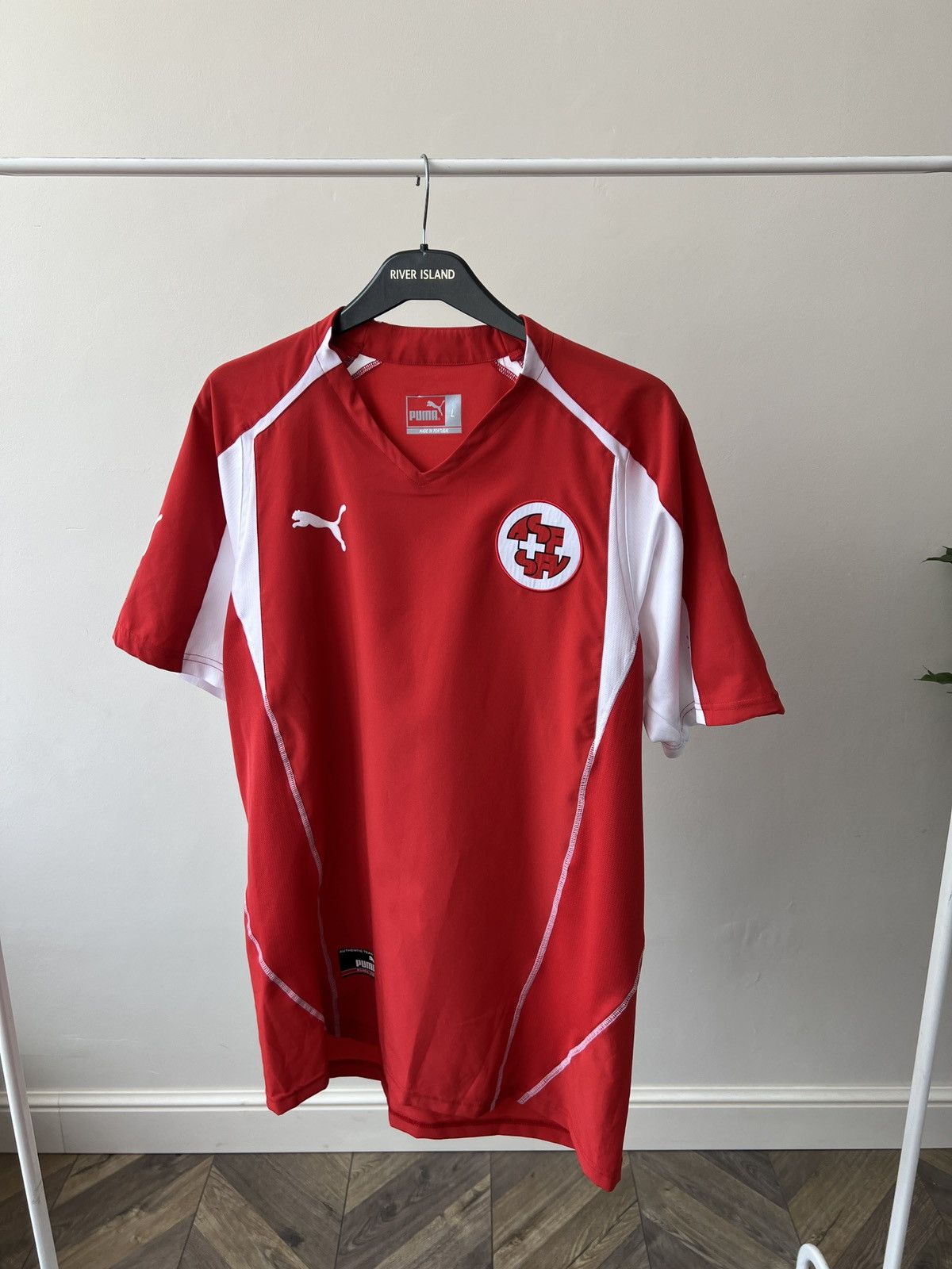 Puma × Vintage Vintage Switzerland Puma 2004 Vintage Home Football Jersey Size US L / EU 52-54 / 3 - 2 Thumbnail