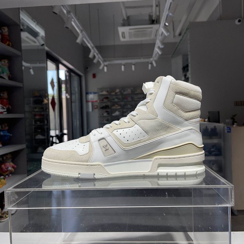 Louis Vuitton Louis Vuitton High-Top Basketball Trainers for Men -2508 Size US 8.5 / EU 41-42 - 9 Thumbnail