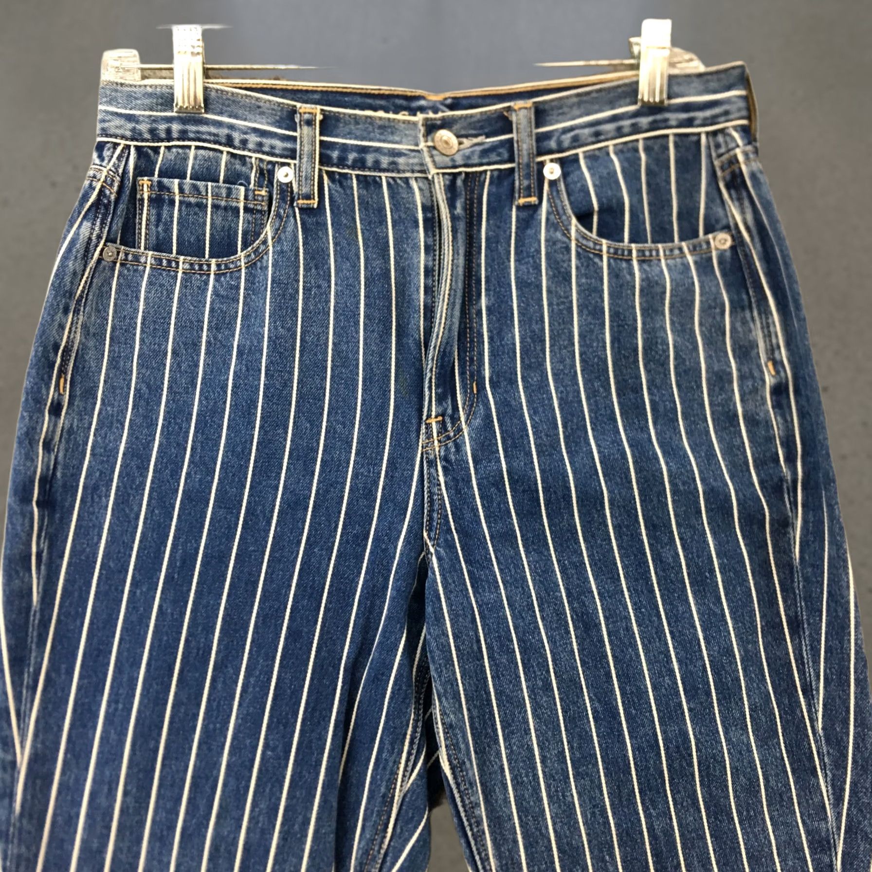 American Eagle Outfitters American Eagle Outfitters Mom Jeans Womens 6 Denim Striped High Rise Zip Fly Casual Blue Denim Size 28" / US 6 / IT 42 - 1 Thumbnail