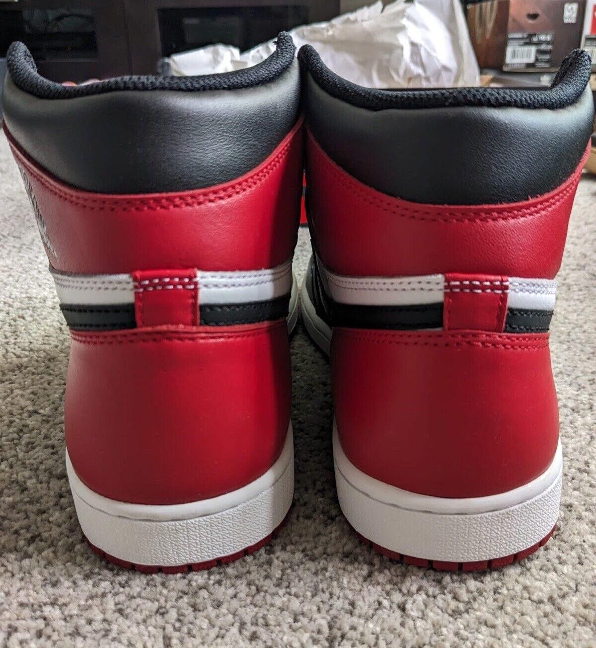 Jordan Brand 2016 Nike Air Jordan 1 Retro High OG Black Toe 555088-125 Size US 10.5 / EU 43-44 - 6 Thumbnail