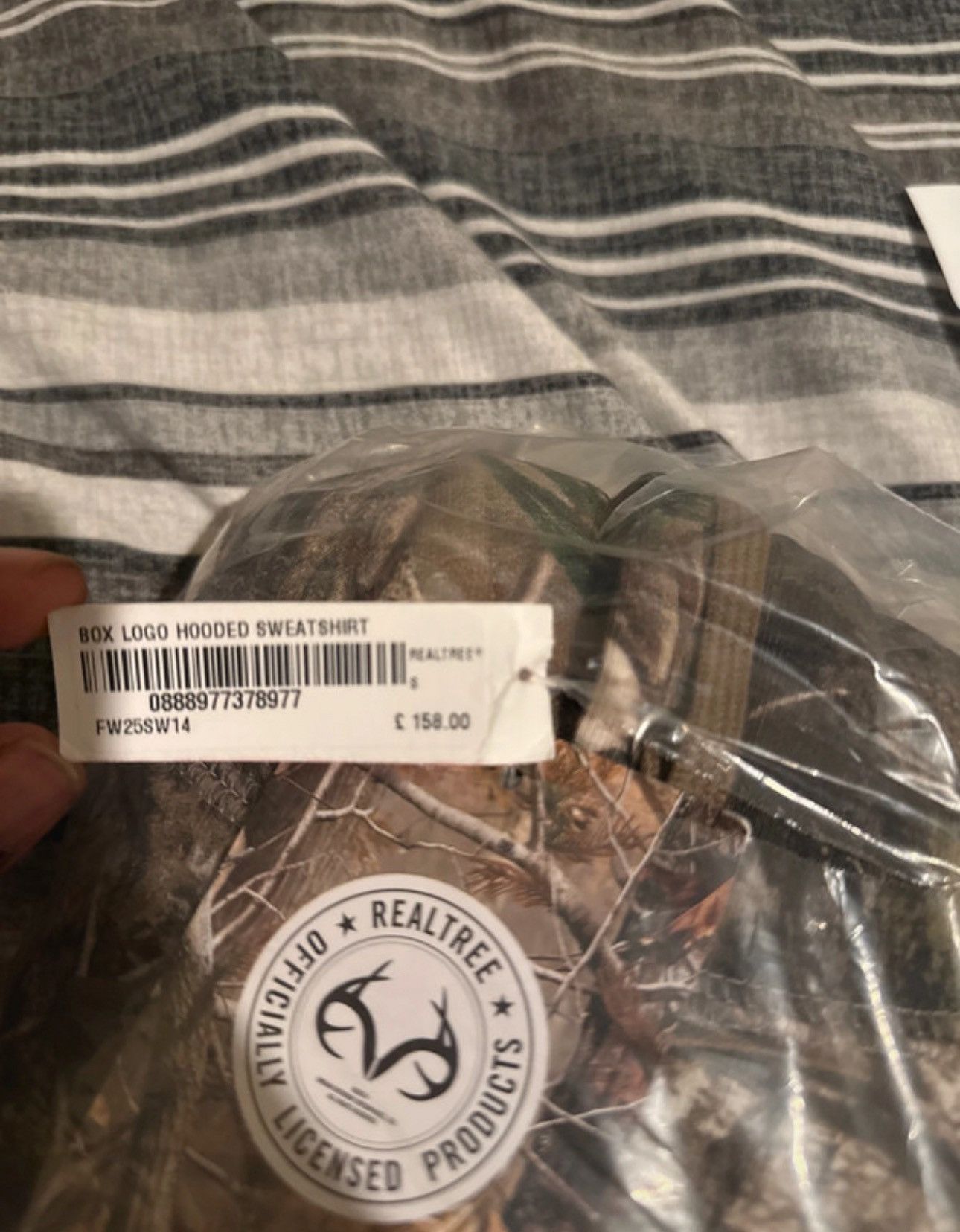 Supreme Supreme Real Tree Box logo Size US S / EU 44-46 / 1 - 3 Thumbnail