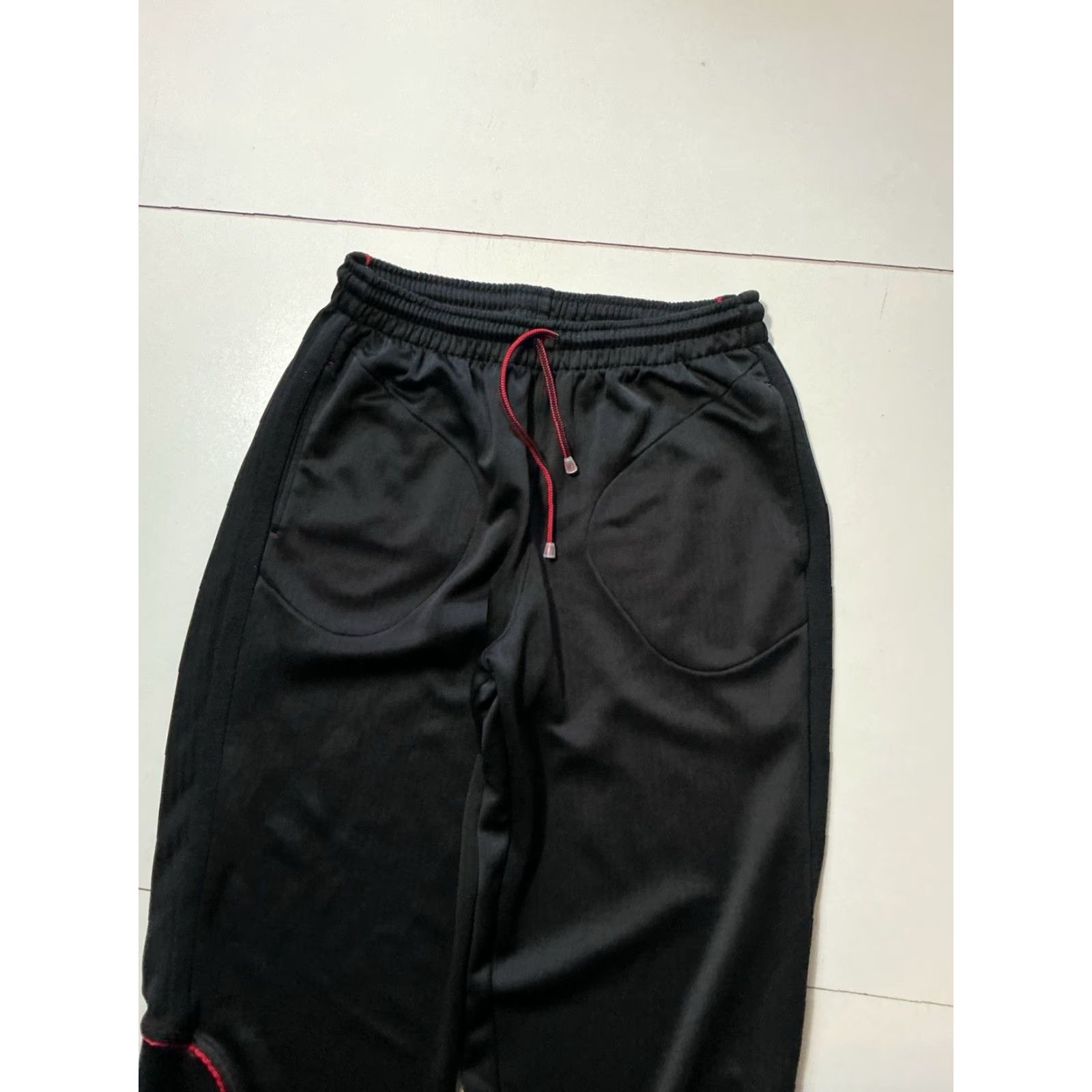 Jordan Brand VINTAGE Air Jordan Track Pants Sz. L Black Red Striped Jumpman 23 Mens Pants Warm Up 90s 00s Size US 33 - 6 Thumbnail