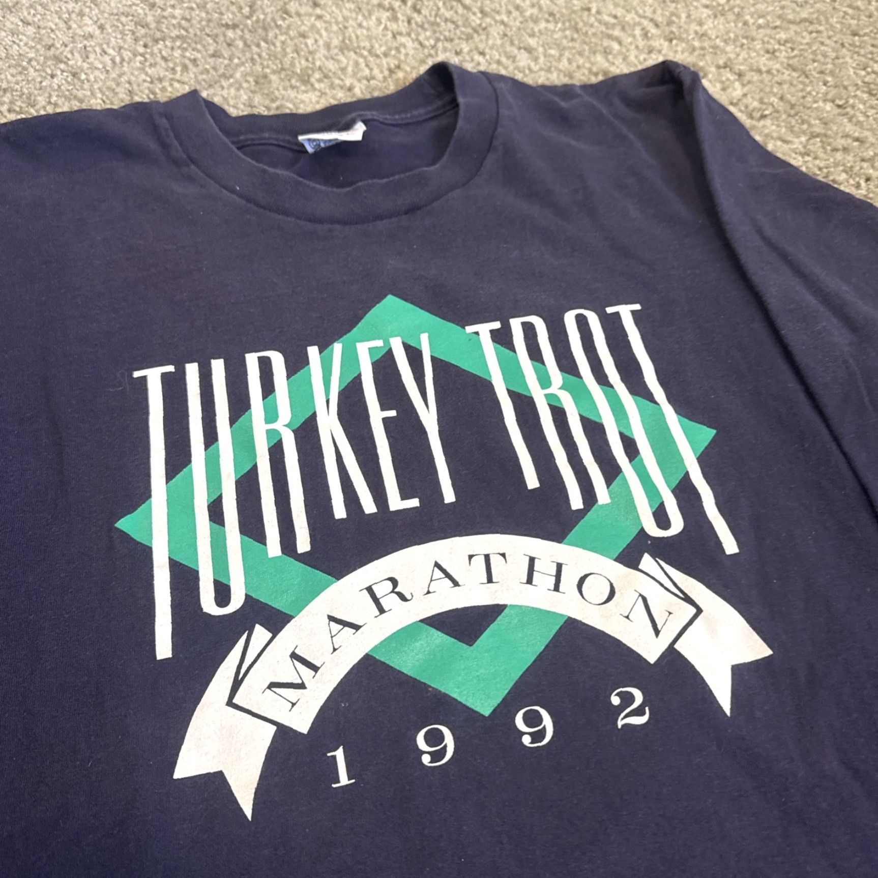 Anvil VINTAGE 1992 Turkey Trot Marathon Run Runner Navy Blue Long Sleeve T-Shirt Large - Men - L - Anvil - Regular Sleeve | 1990s Theme Size US L / EU 52-54 / 3 - 4 Thumbnail