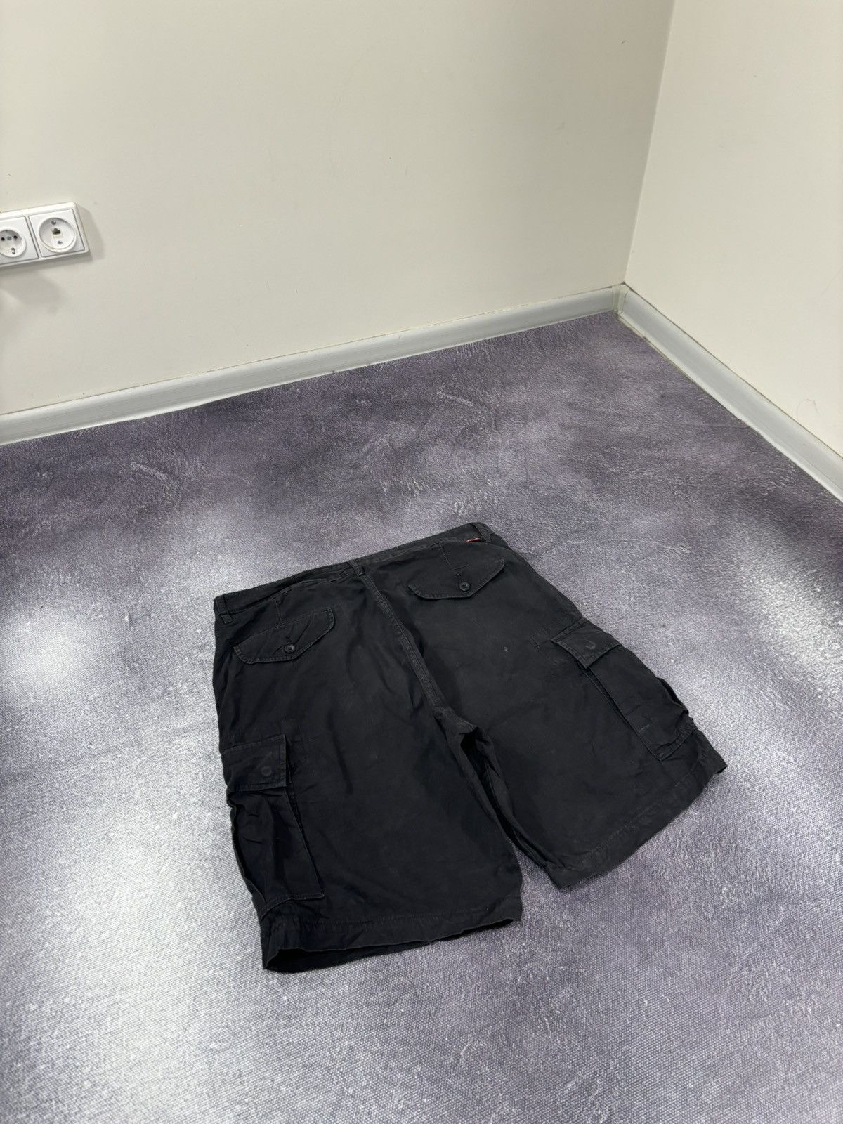 Levi's Vintage Levi’s Y2K Black Men’s Utility Hype Cargo Shorts Size US 34 / EU 50 - 13 Thumbnail
