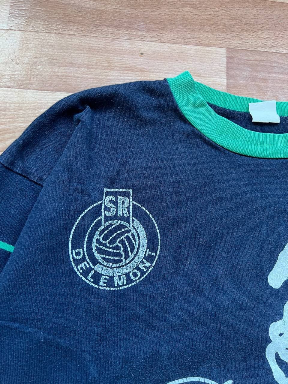 Vintage RARE 1970 SR DELEMONT BLACKY SWITZERLAND SOCCER SWEATSHIRT L Size US L / EU 52-54 / 3 - 5 Thumbnail