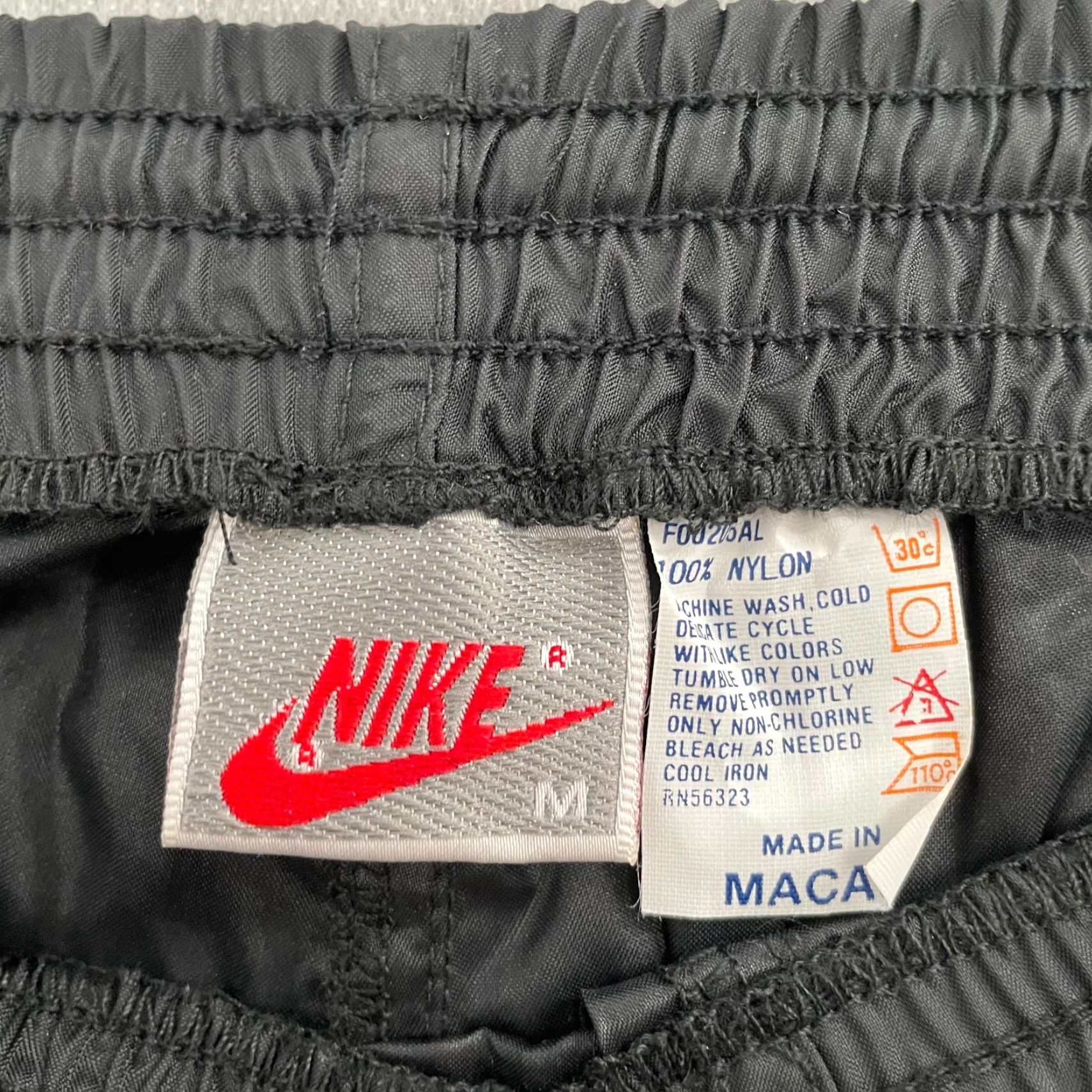 Nike VINTAGE Nike Pants Athletic Mens M Black Drawstring Pockets Swoosh 80s 90s Logo Mens Clothing Size US 31 - 6 Thumbnail