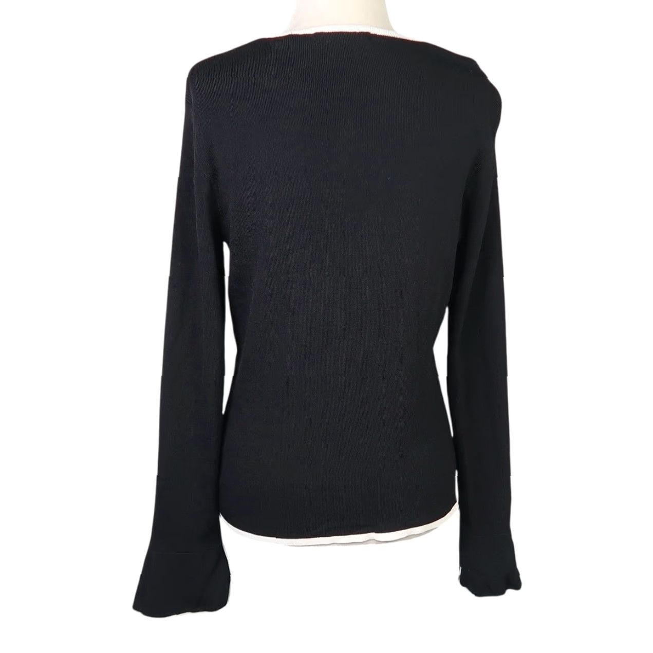 Bcbgmaxazria VINTAGE BCBGMAXAZRIA Cardigan Womens M Black White Trim Bow Knit Sweater 90s Size M / US 6-8 / IT 42-44 - 4 Thumbnail