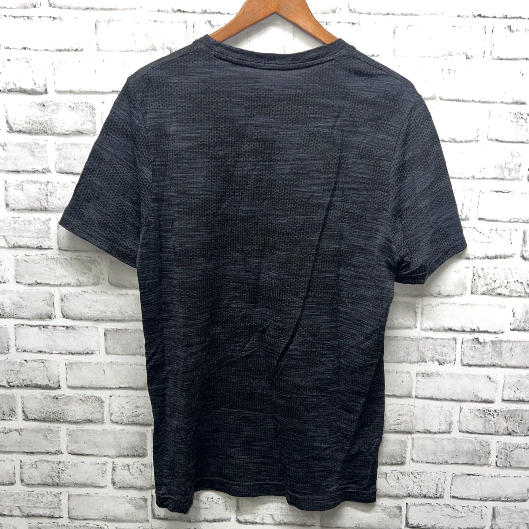 Under Armour Under Armour HeatGear T-Shirt Mens L Black Athletic Fit Theadborne Size US L / EU 52-54 / 3 - 4 Thumbnail