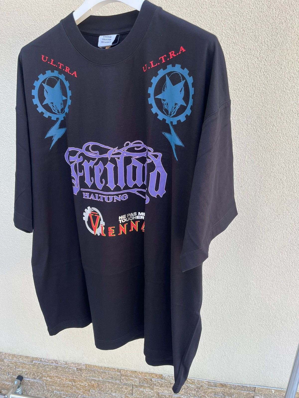 Vetements Maybe Mental T-Shirt in Black Size US XL / EU 56 / 4 - 11 Thumbnail