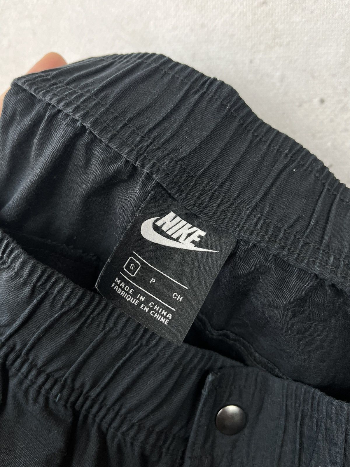 Japanese Brand × Nike Nike - City Made Woven Cargo Pants Black S Size US 30 / EU 46 - 10 Thumbnail