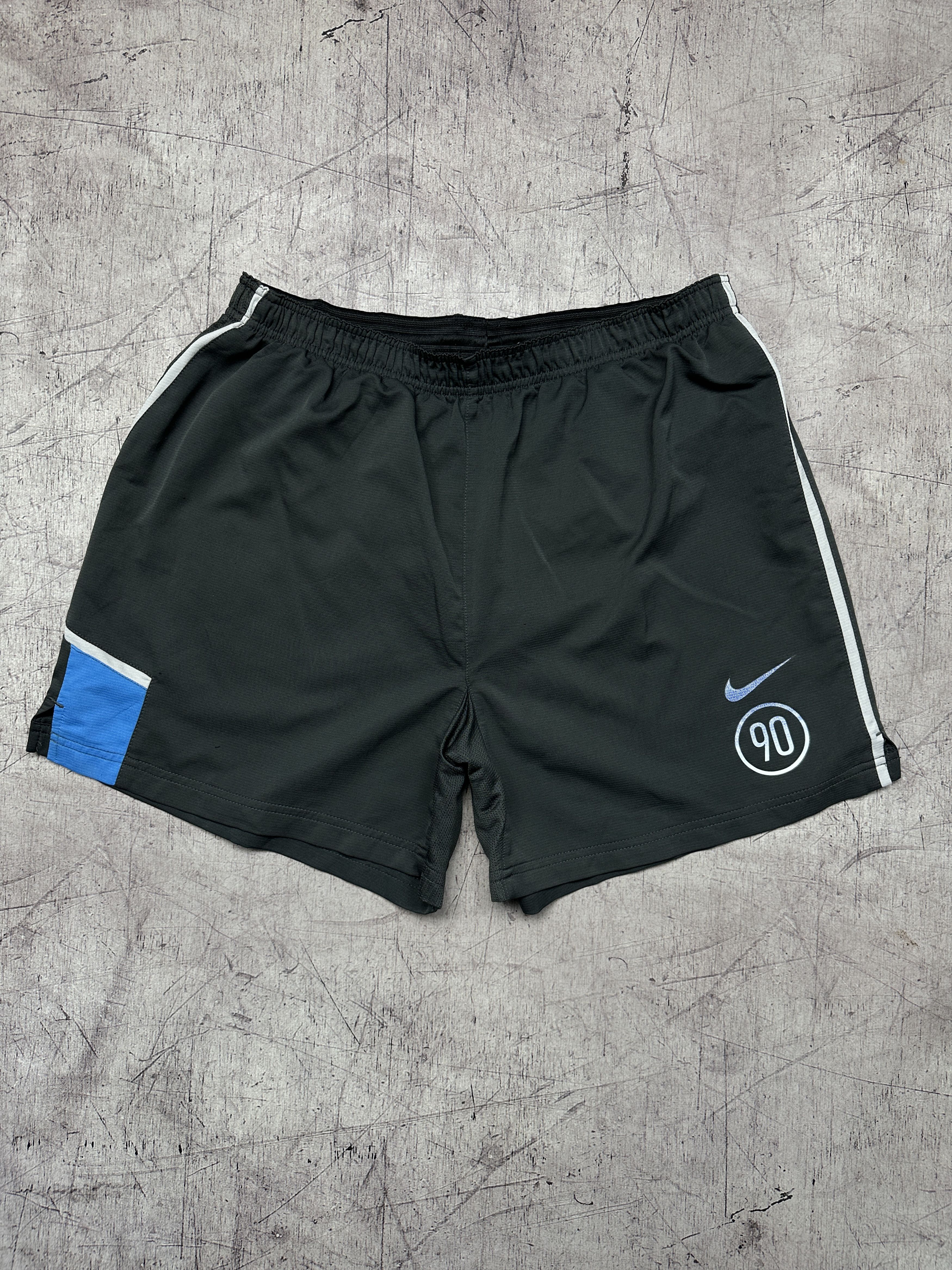 Nike Nike Vintage Mens Nylon Shorts Size US 36 / EU 52 - 1 Thumbnail