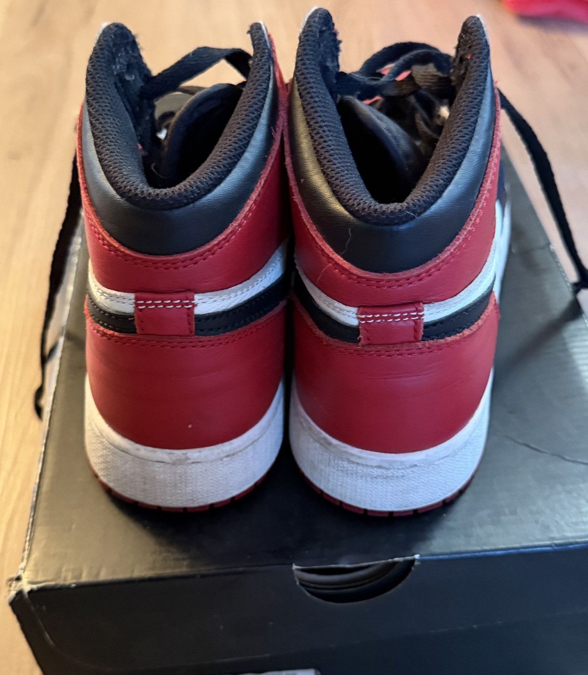 Jordan Brand Jordan 1 Retro High Bred Toe (GS) 2018 Size US 5.5 / IT 35.5 - 4 Thumbnail