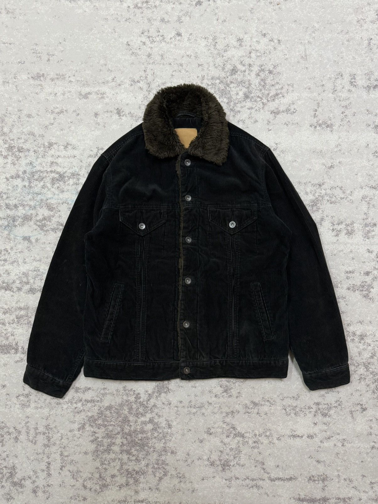 UNIQLO FAUX FUR DONUT BUTTON CUDROY JACKET