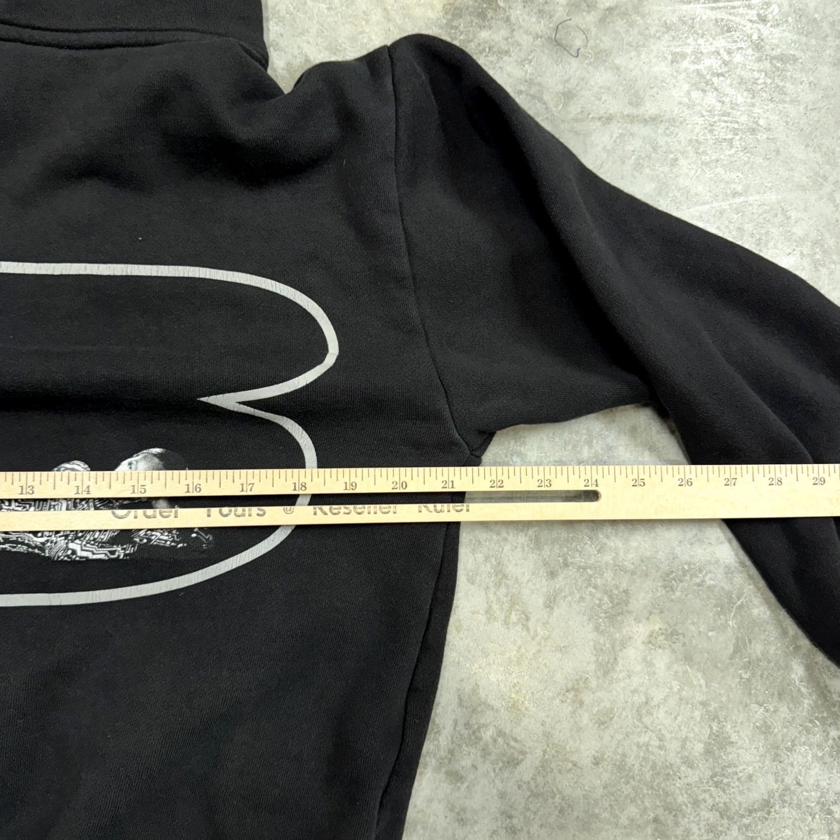 Vintage Renaissance World Tour 2023 Hoodie Mens Small Black Graphic Fleece Pullover Size US S / EU 44-46 / 1 - 7 Thumbnail