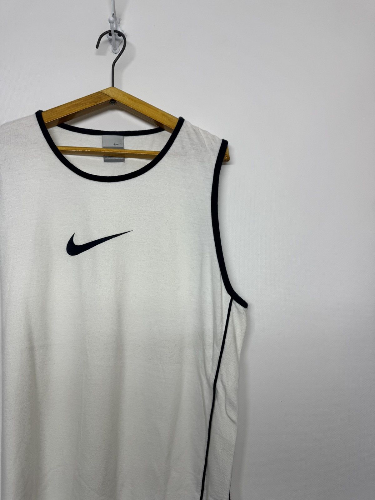 Nike Vintage Y2k Nike Big Swoosh Tank Tops 00’s Size US L / EU 52-54 / 3 - 5 Thumbnail
