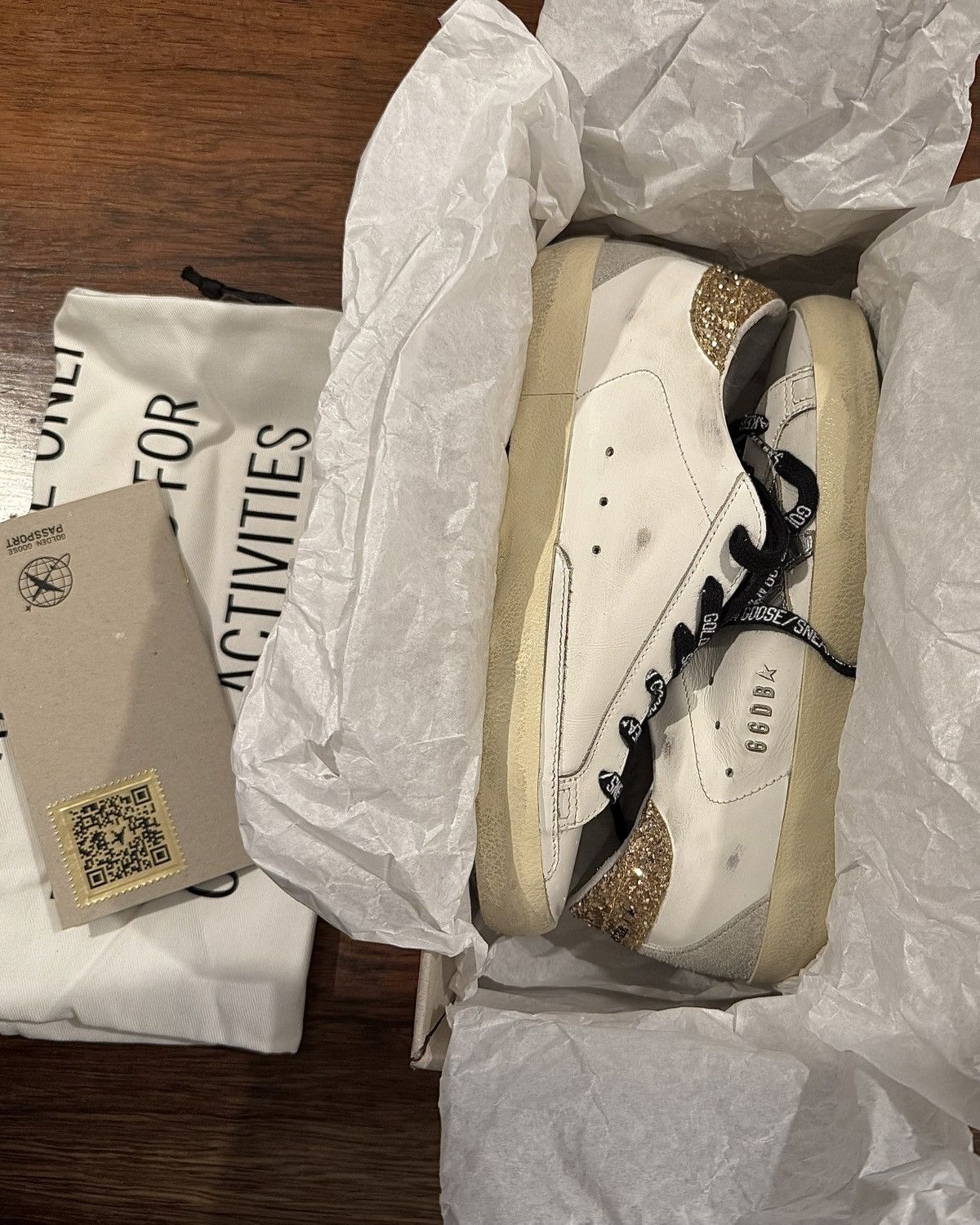 Golden Goose Exclusive Golden Goose Glitter Superstar Sneakers - Size 37 Size US 7 / IT 37 - 7 Thumbnail