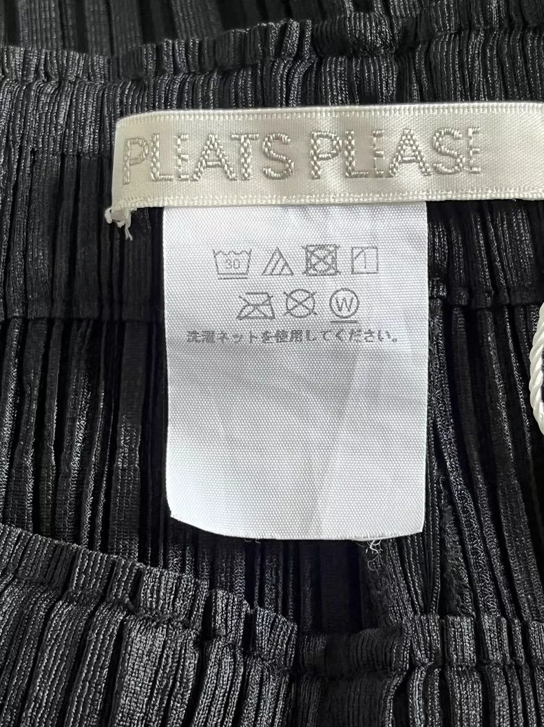 Issey Miyake Issey Miyake size:3 Black pleated trousers Size 22" - 3 Thumbnail