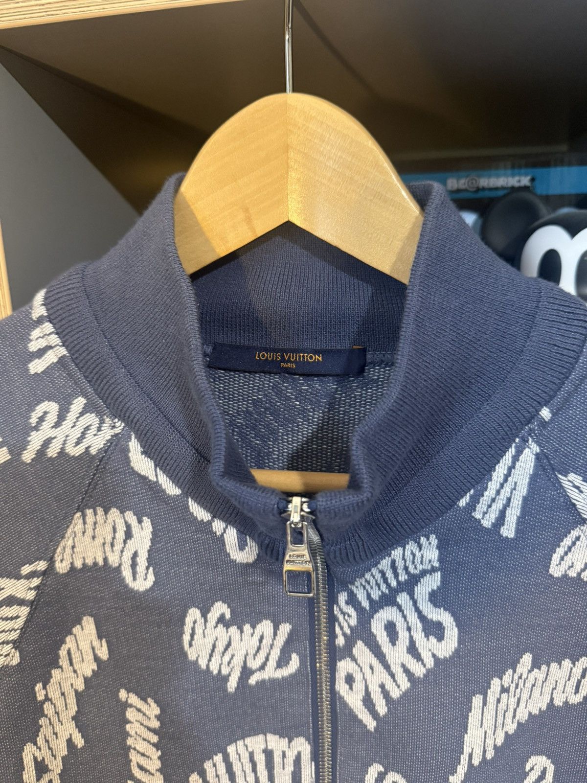 Louis Vuitton Louis Vuitton Cities 2018 Quarter-Zip Pullover Size US XL / EU 56 / 4 - 3 Thumbnail