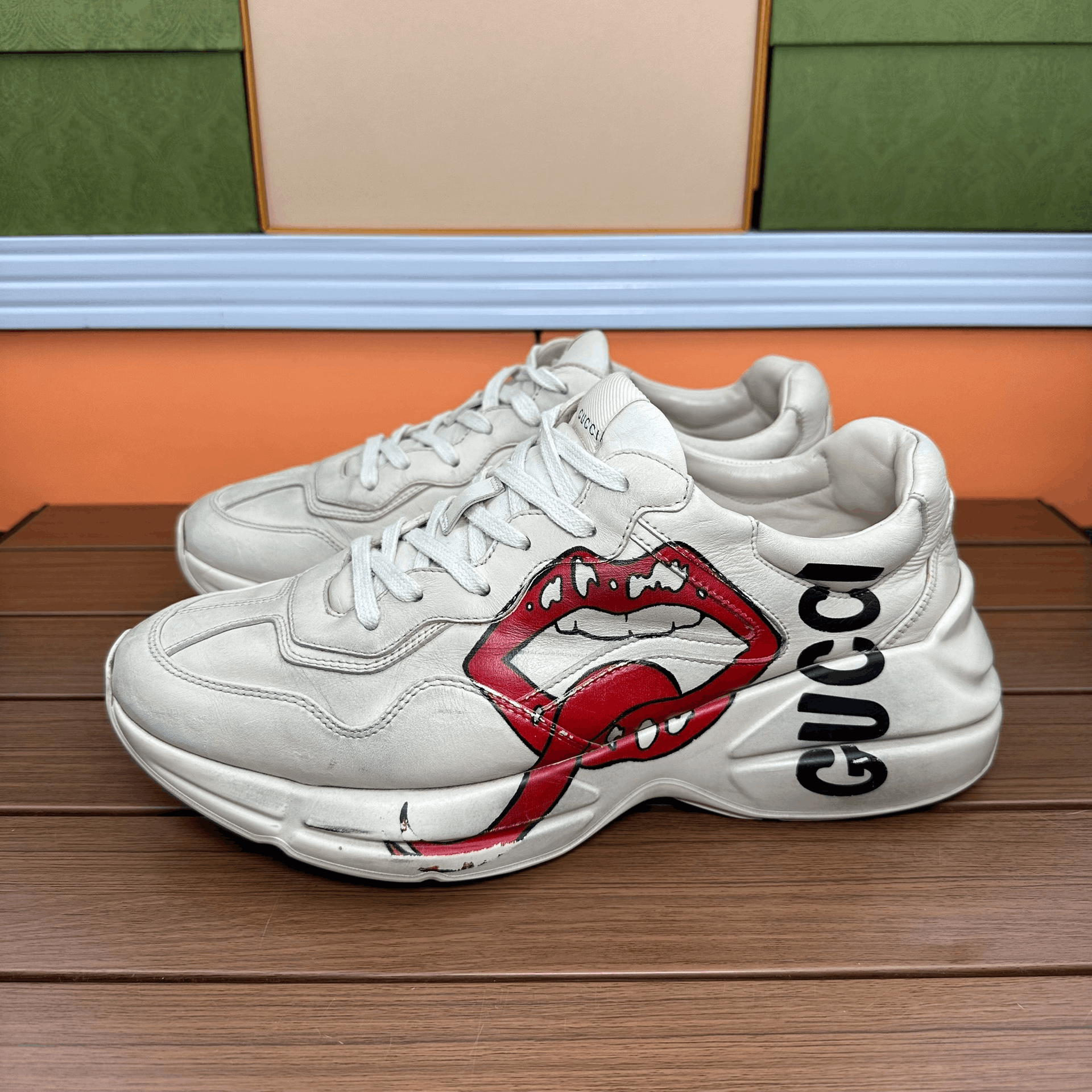 Gucci Gucci Printed Lowtop Sneakers 10 Men Size US 10 / EU 43 - 1 Thumbnail